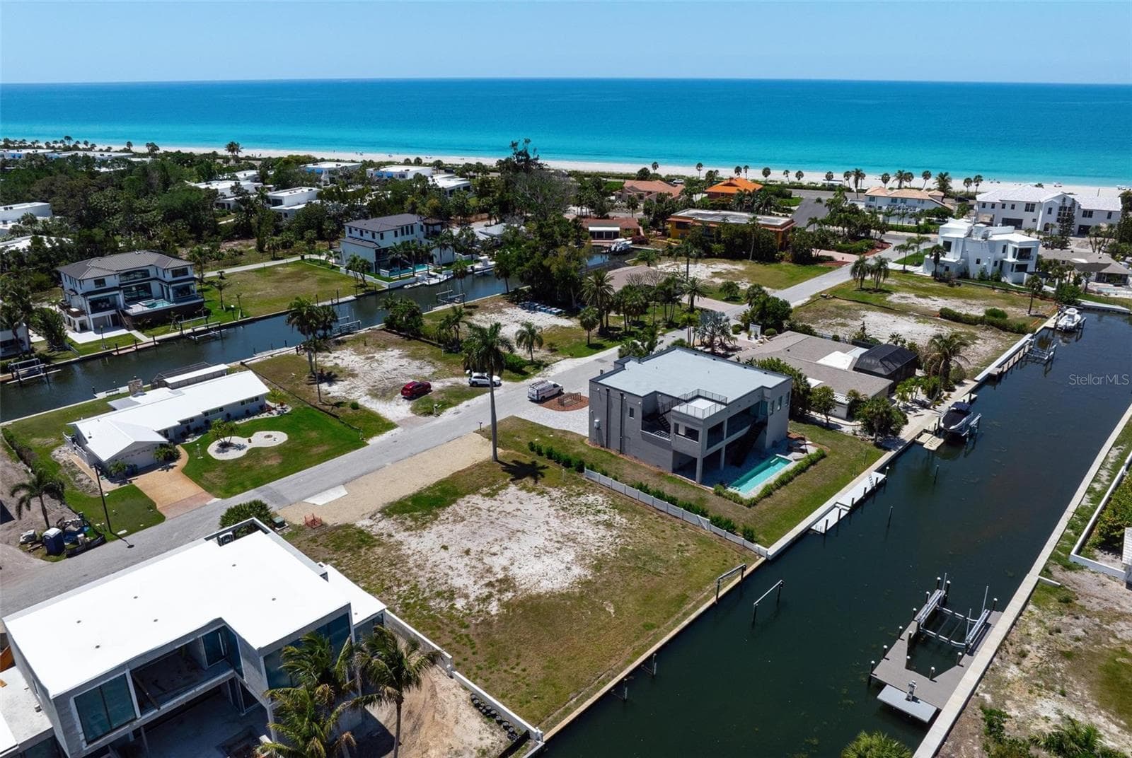 Drone closer view of vacant lot looking southwest. - 581 ROUNTREE DR, LONGBOAT KEY