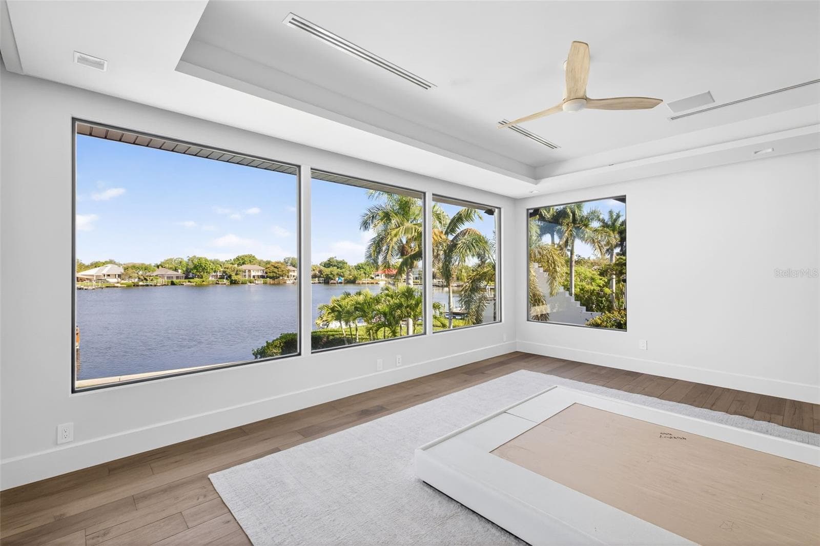 Single Family Residence at 460 COFFEE POT RIVIERA NE, ST PETERSBURG, photo 34 of 73