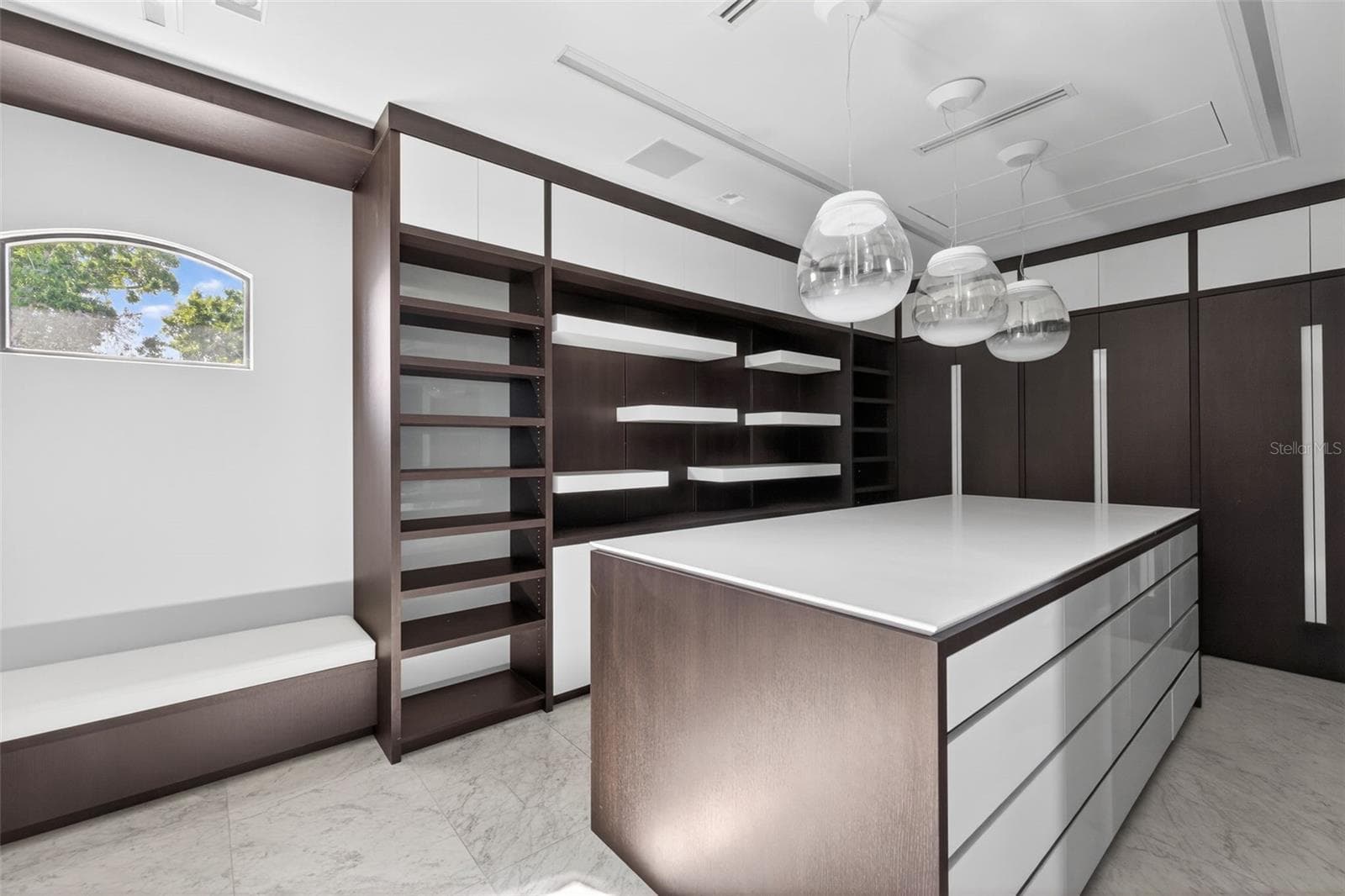 Single Family Residence at 460 COFFEE POT RIVIERA NE, ST PETERSBURG, photo 41 of 73