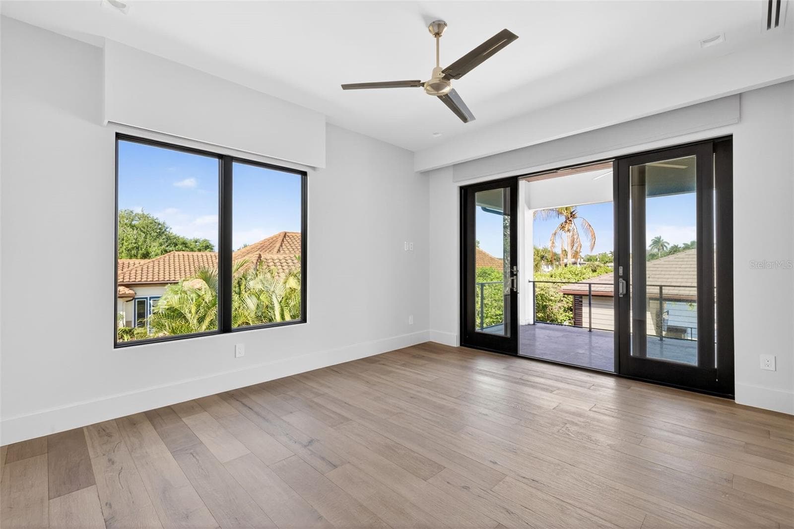 Single Family Residence at 460 COFFEE POT RIVIERA NE, ST PETERSBURG, photo 42 of 73