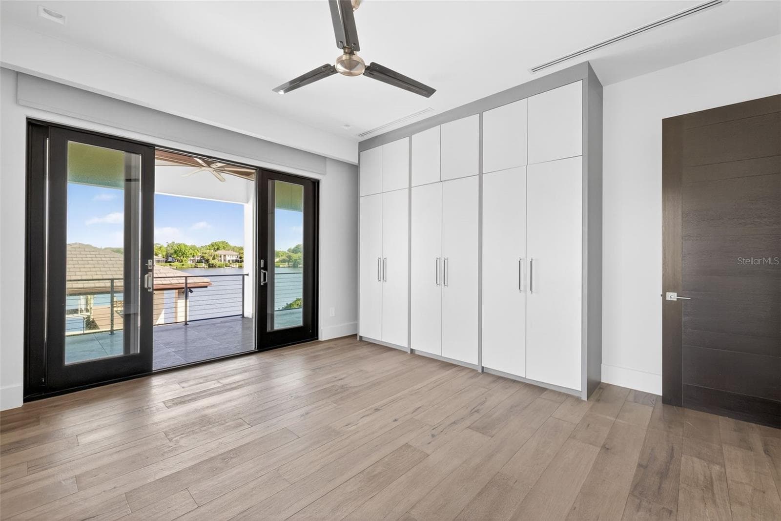 Single Family Residence at 460 COFFEE POT RIVIERA NE, ST PETERSBURG, photo 44 of 73