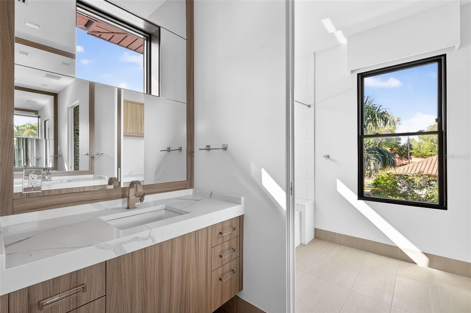 Single Family Residence at 460 COFFEE POT RIVIERA NE, ST PETERSBURG, photo 48 of 73