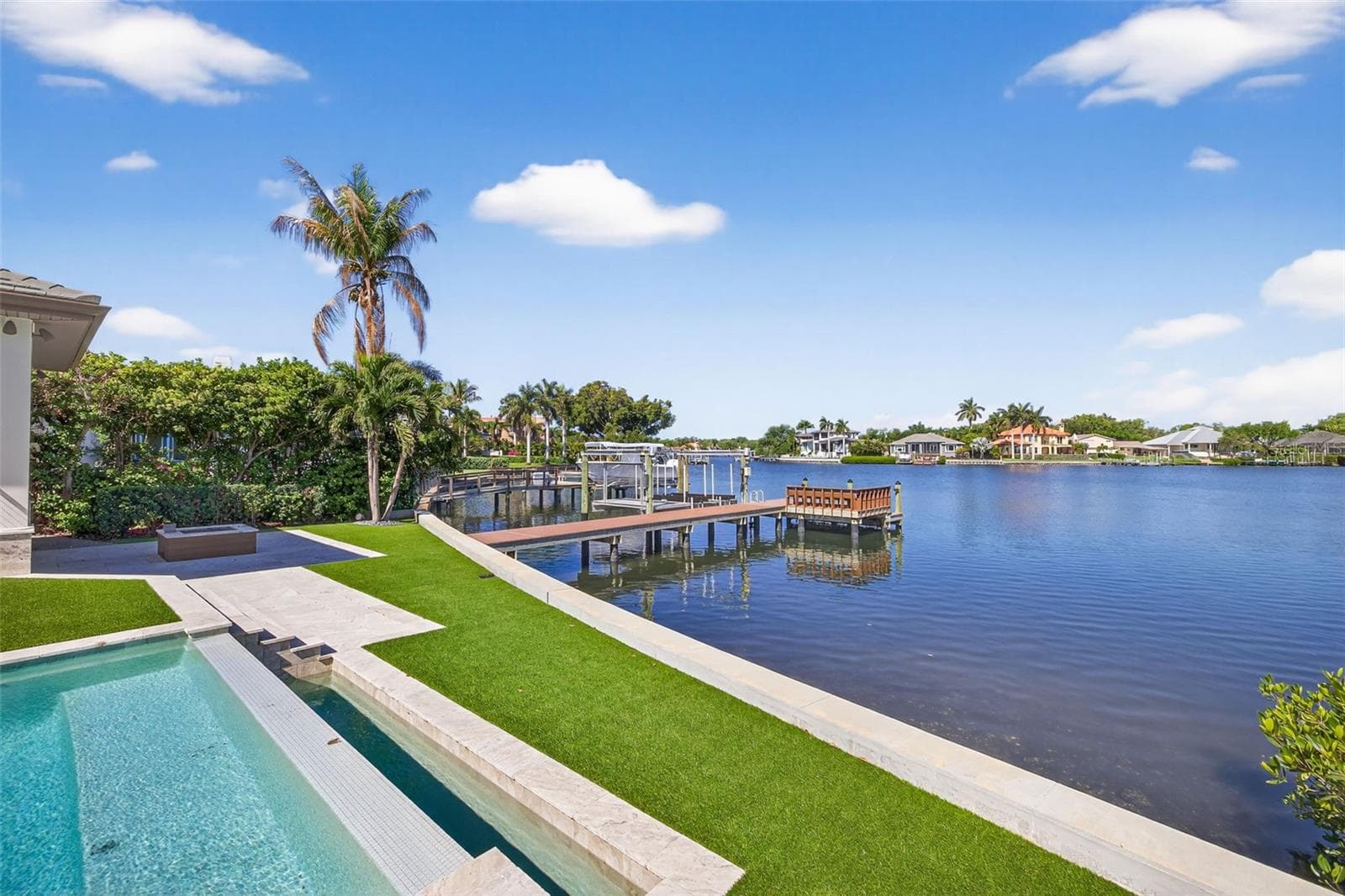 Single Family Residence at 460 COFFEE POT RIVIERA NE, ST PETERSBURG, photo 55 of 73