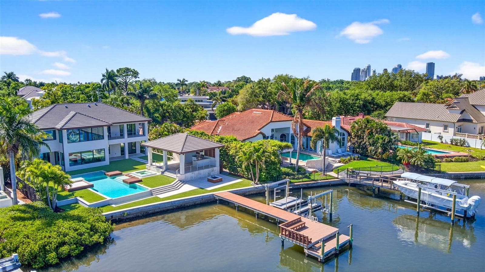 Single Family Residence at 460 COFFEE POT RIVIERA NE, ST PETERSBURG, photo 61 of 73
