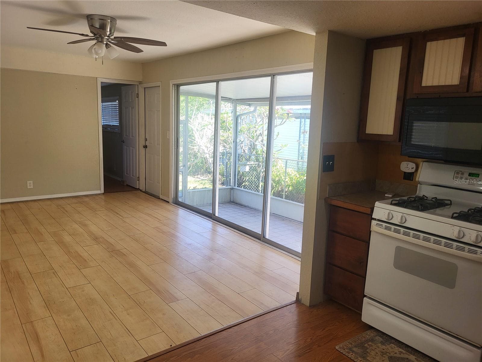 Mobile Home at 6580 SEMINOLE BLVD #727, SEMINOLE, photo 13 of 18