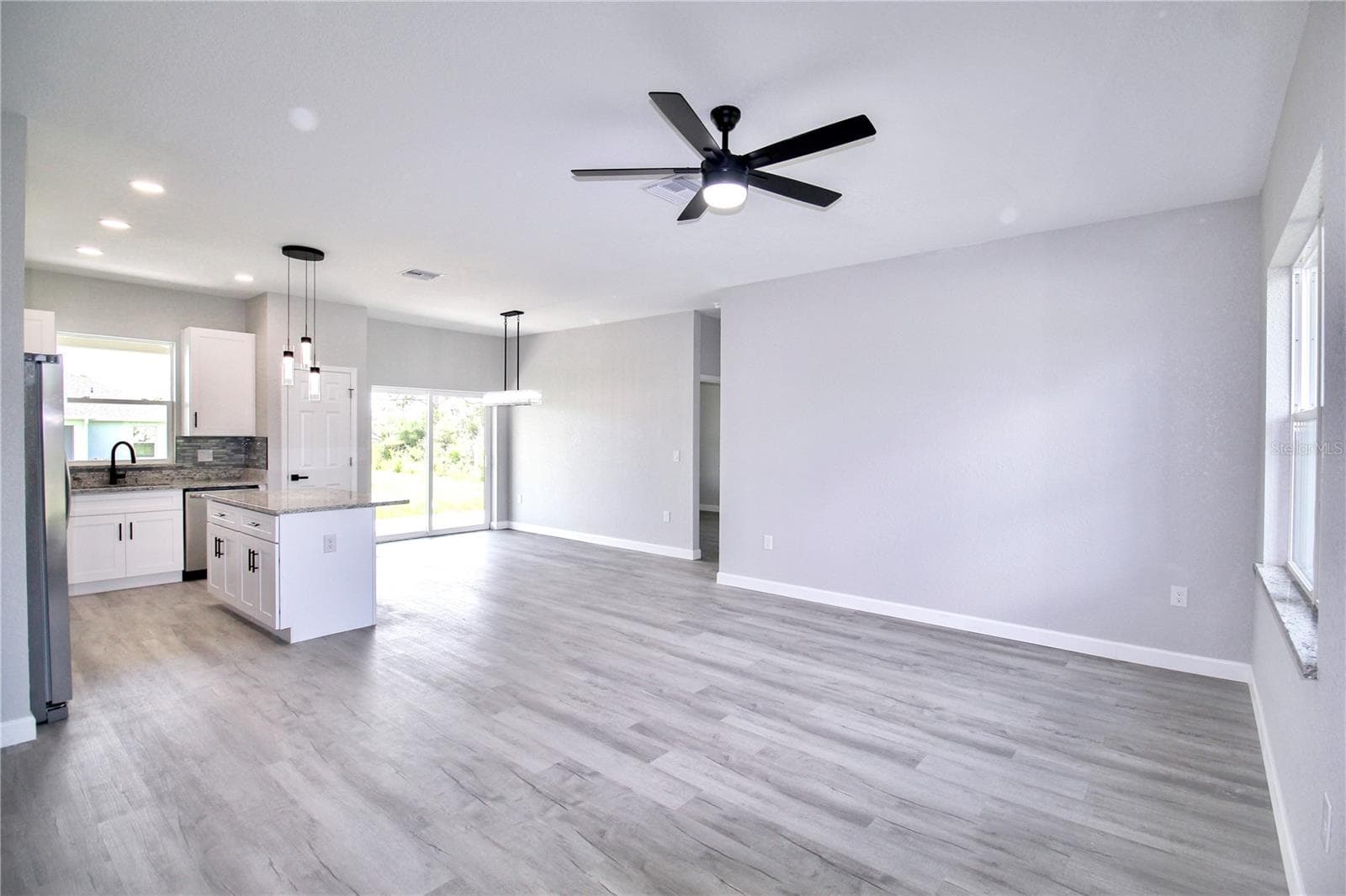 Single Family Residence at 4631 MIGNON DR, SEBRING, photo 8 of 33