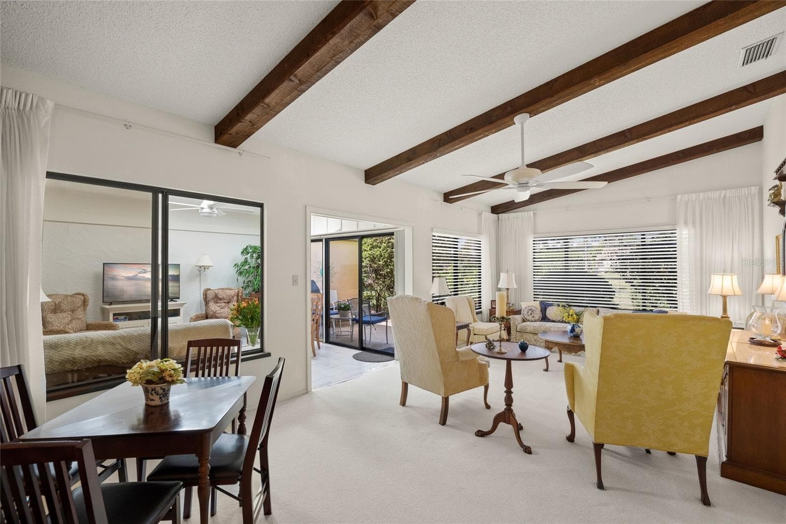 Formal Living Room - 4688 OAK HOLLOW DR #25, SARASOTA