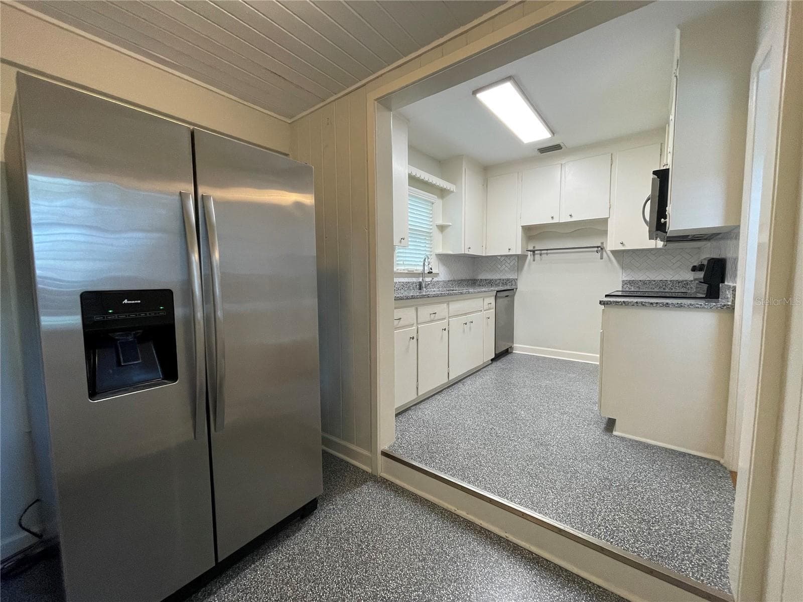 Single Family Residence at 303 S AUDUBON AVE, TAMPA, photo 10 of 26