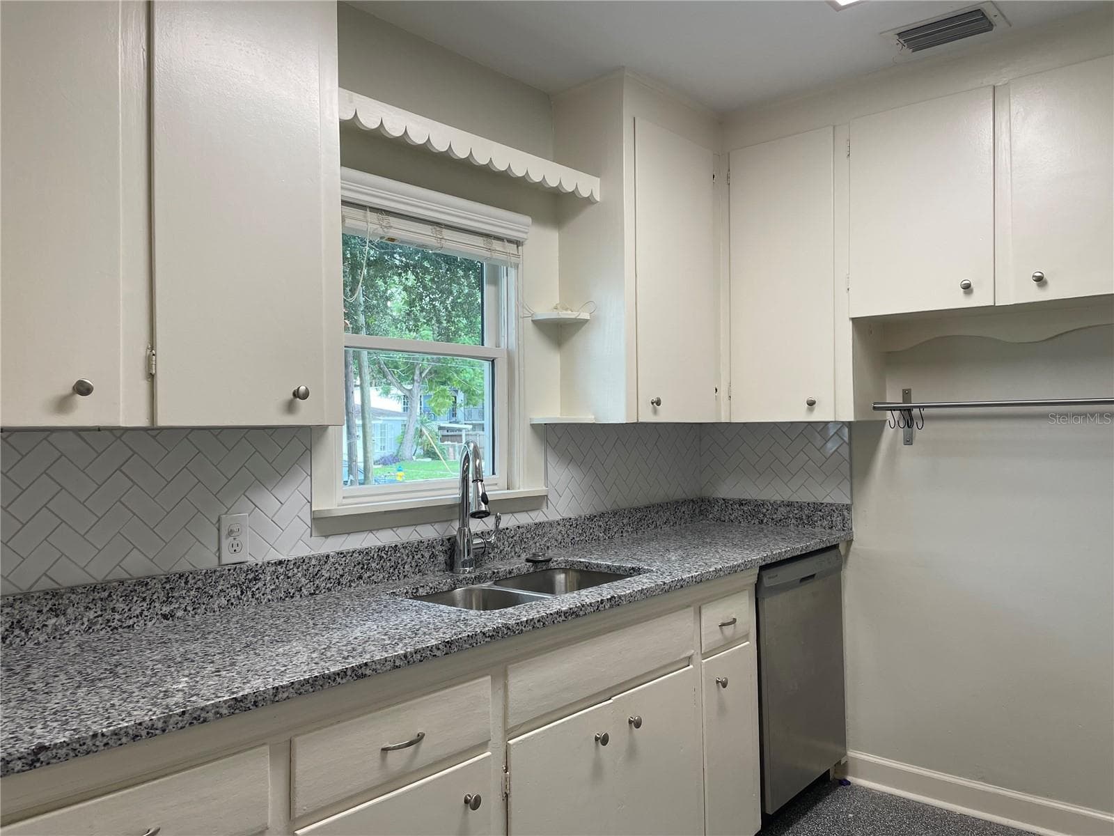 Single Family Residence at 303 S AUDUBON AVE, TAMPA, photo 12 of 26