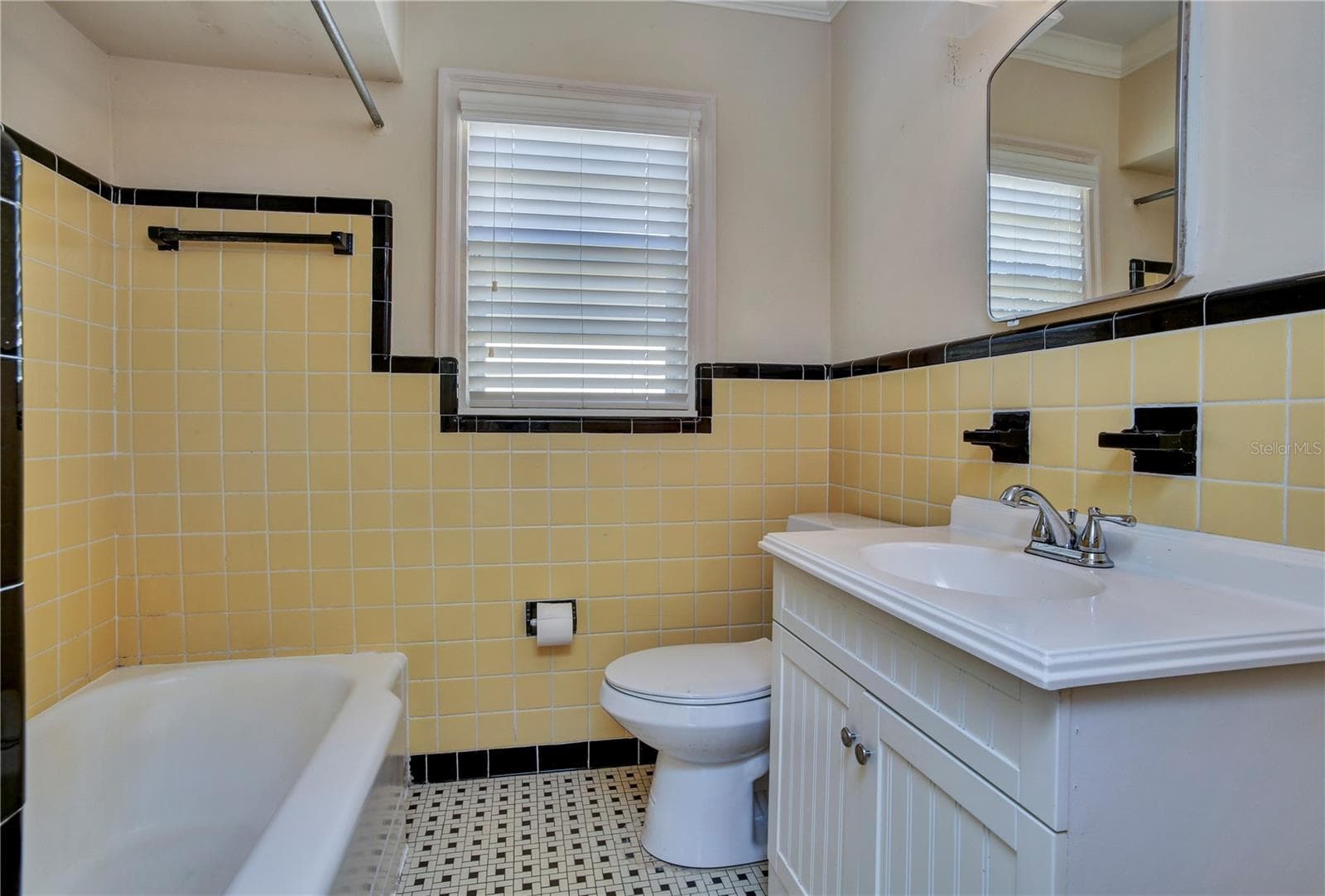 Single Family Residence at 303 S AUDUBON AVE, TAMPA, photo 14 of 26