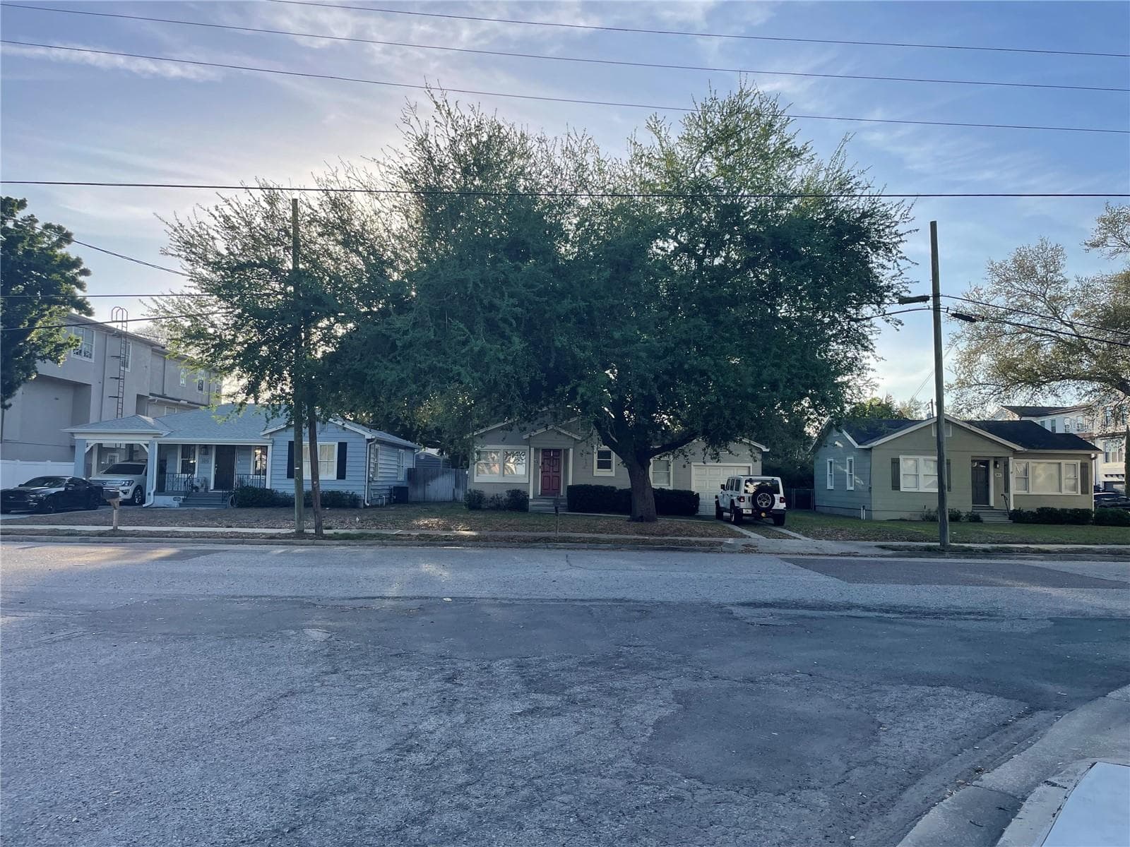 305, 303, 301, S Audubon houses - 301 S AUDUBON. AVE, TAMPA