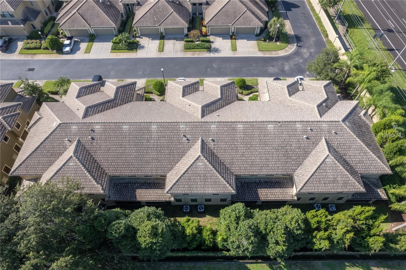 Aerial of Bldg - from North to South - 2527 SILVERBACK CT, PALM HARBOR
