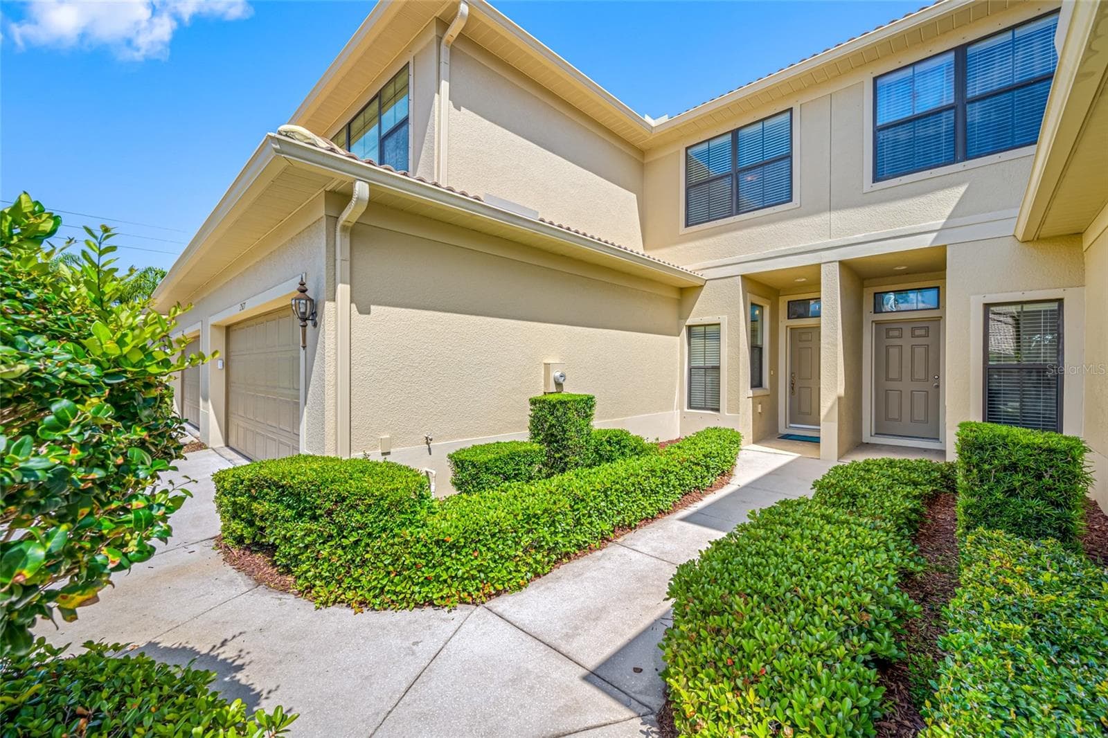 View of Front Walkway! - 2527 SILVERBACK CT, PALM HARBOR
