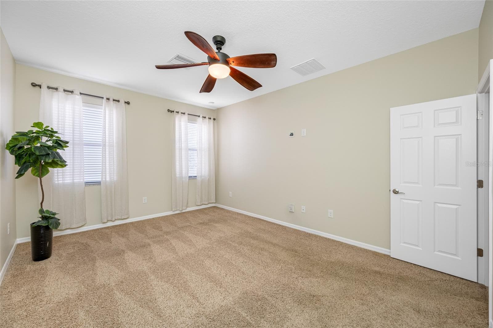 Primary Bedroom is on the Main Floor! - 2527 SILVERBACK CT, PALM HARBOR