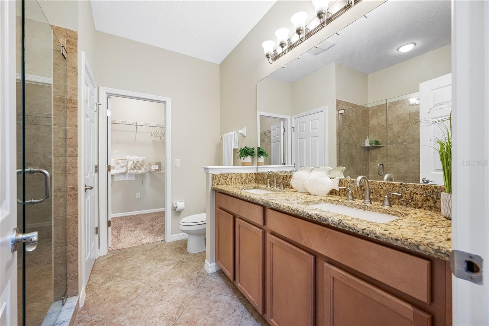 Dual Sinks and Granite Counter Tops! - 2527 SILVERBACK CT, PALM HARBOR
