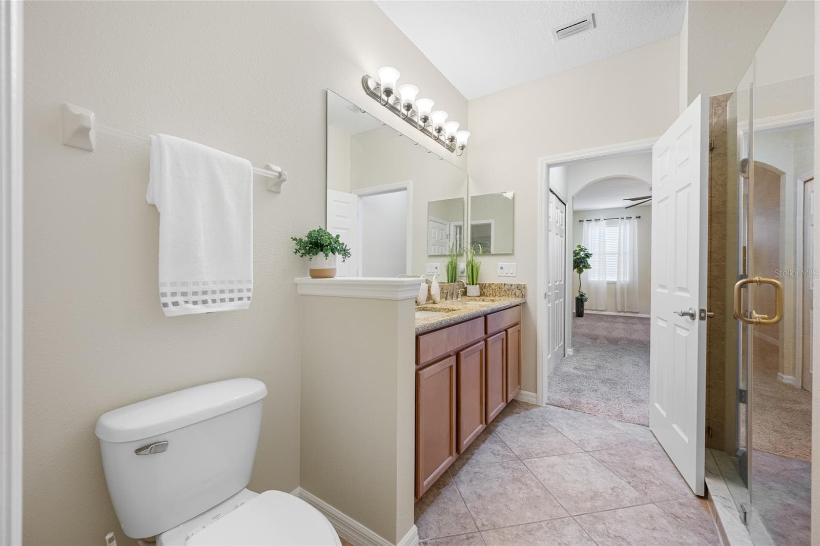 Reverse View en suite Bath in Primary! - 2527 SILVERBACK CT, PALM HARBOR