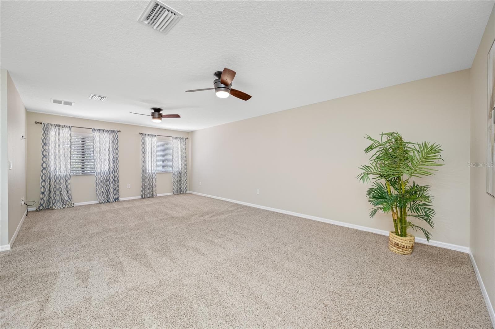 25 X 14 Bonus Room has Versatile Uses! - 2527 SILVERBACK CT, PALM HARBOR
