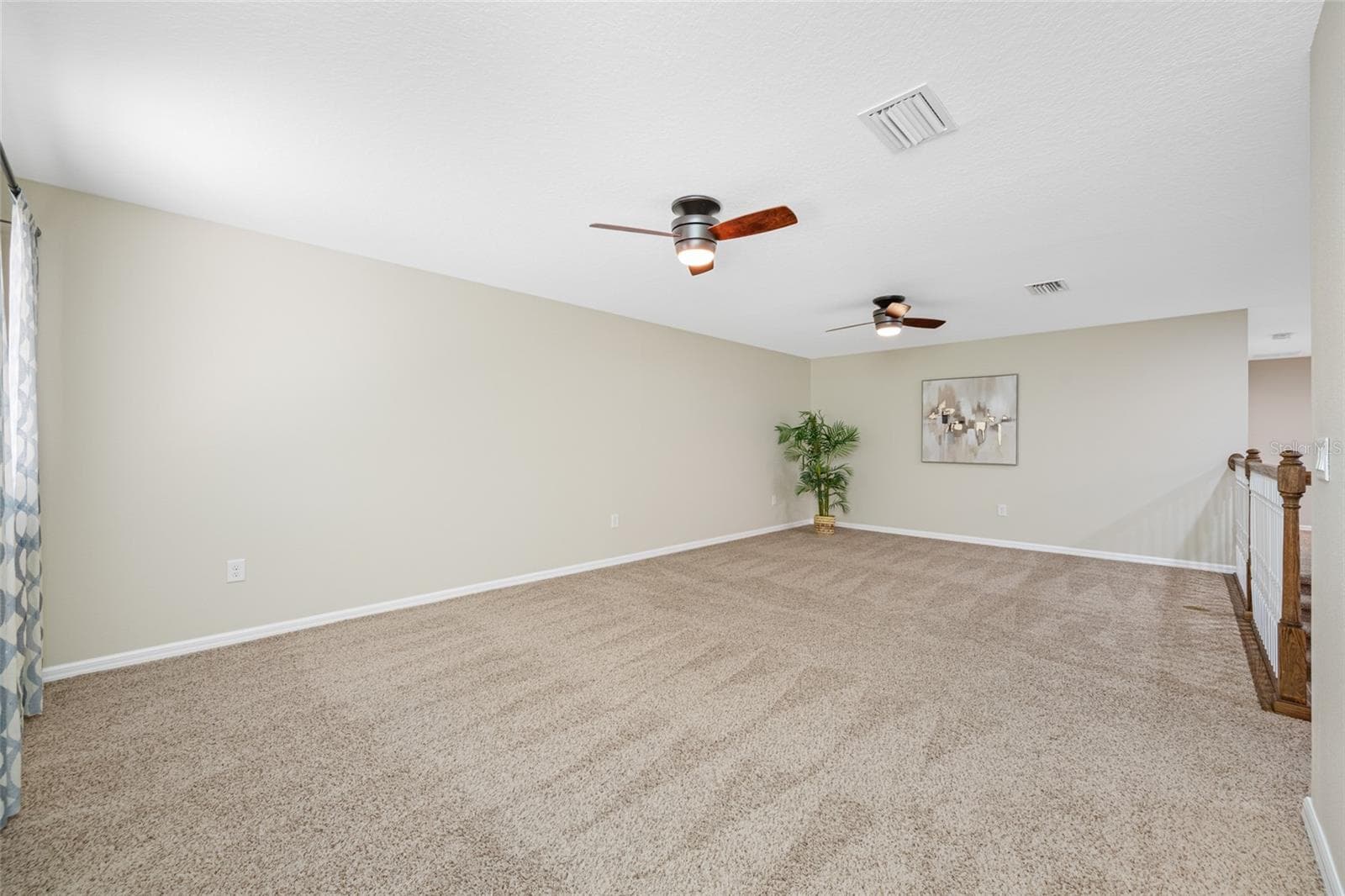 You could create a very special room for almost any use! - 2527 SILVERBACK CT, PALM HARBOR
