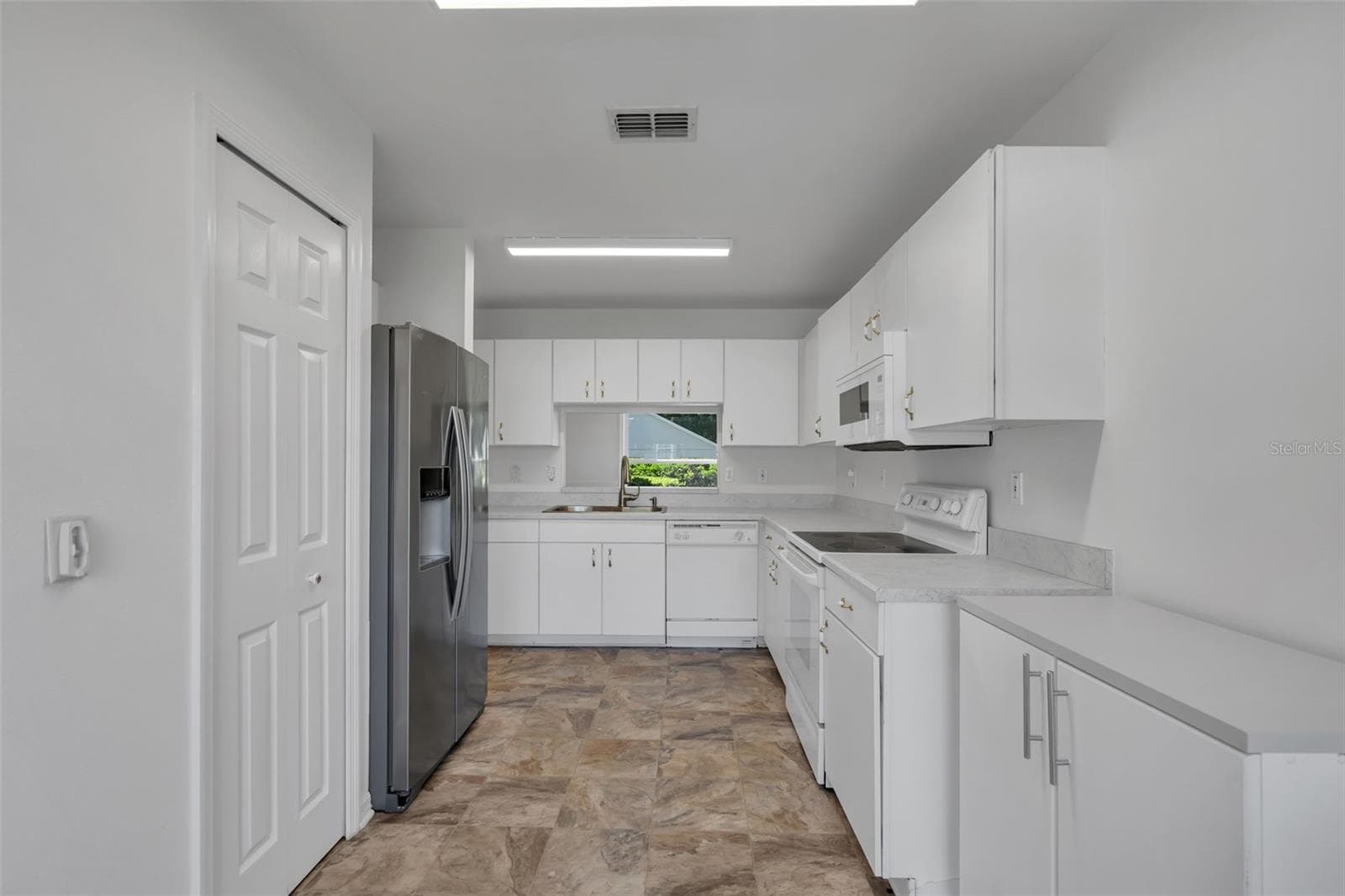 Single Family Residence at 3871 EVERSHOLT ST, CLERMONT, photo 40 of 57