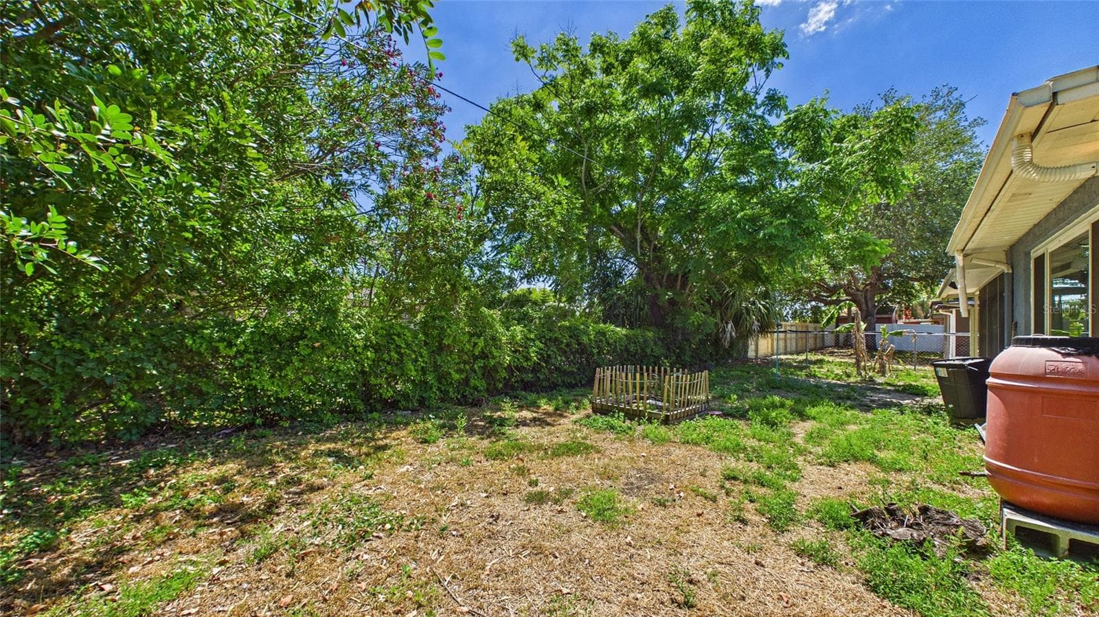 Fully fenced in yard for your pups! - 8840 CARMEN LN, PORT RICHEY
