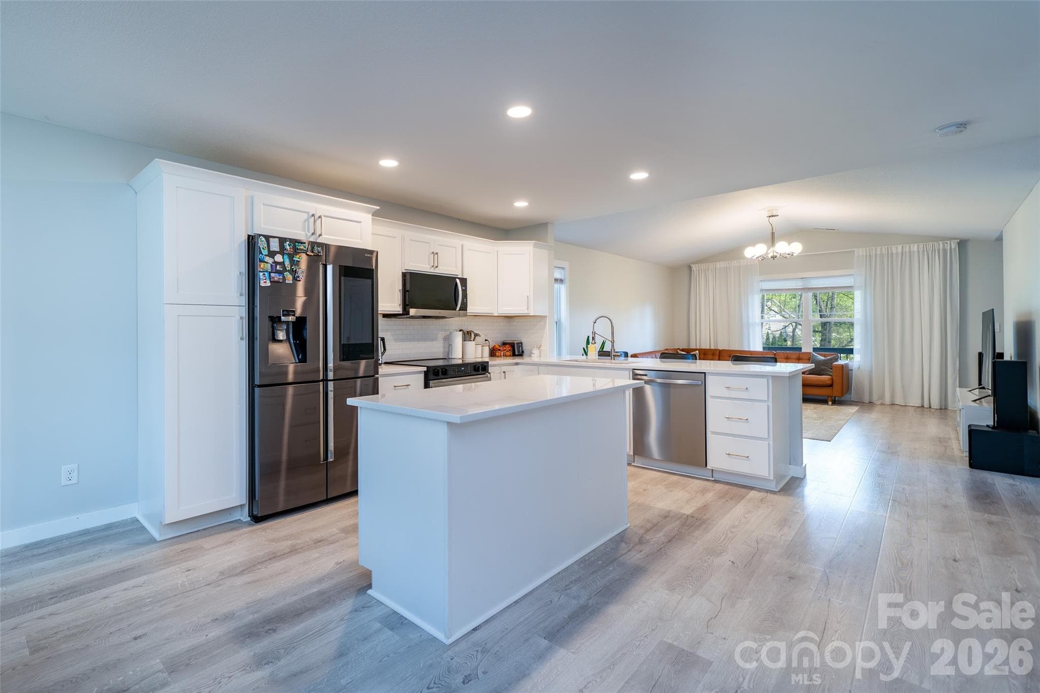 Single Family Residence at 16 DanielBrooke Drive, Asheville, photo 7 of 27