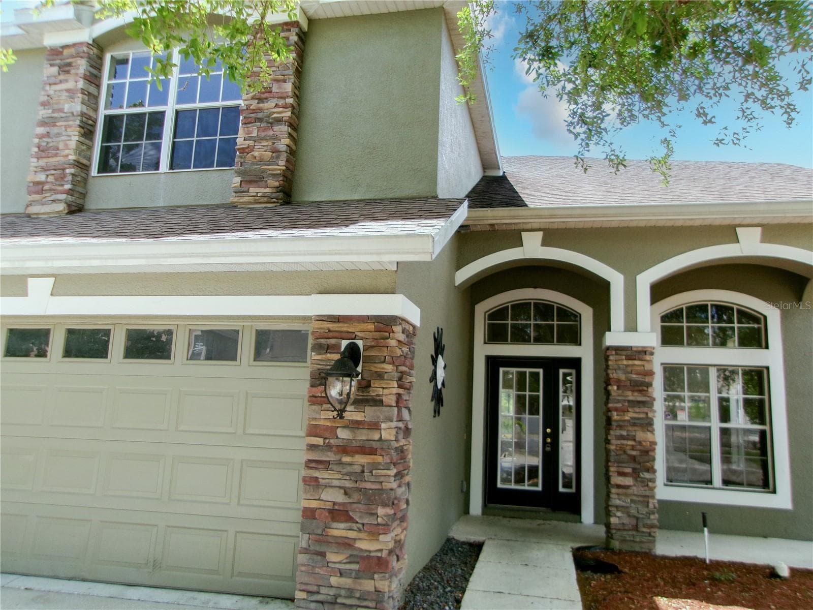 Front Porch - 11314 OYSTER BAY CIR, NEW PORT RICHEY