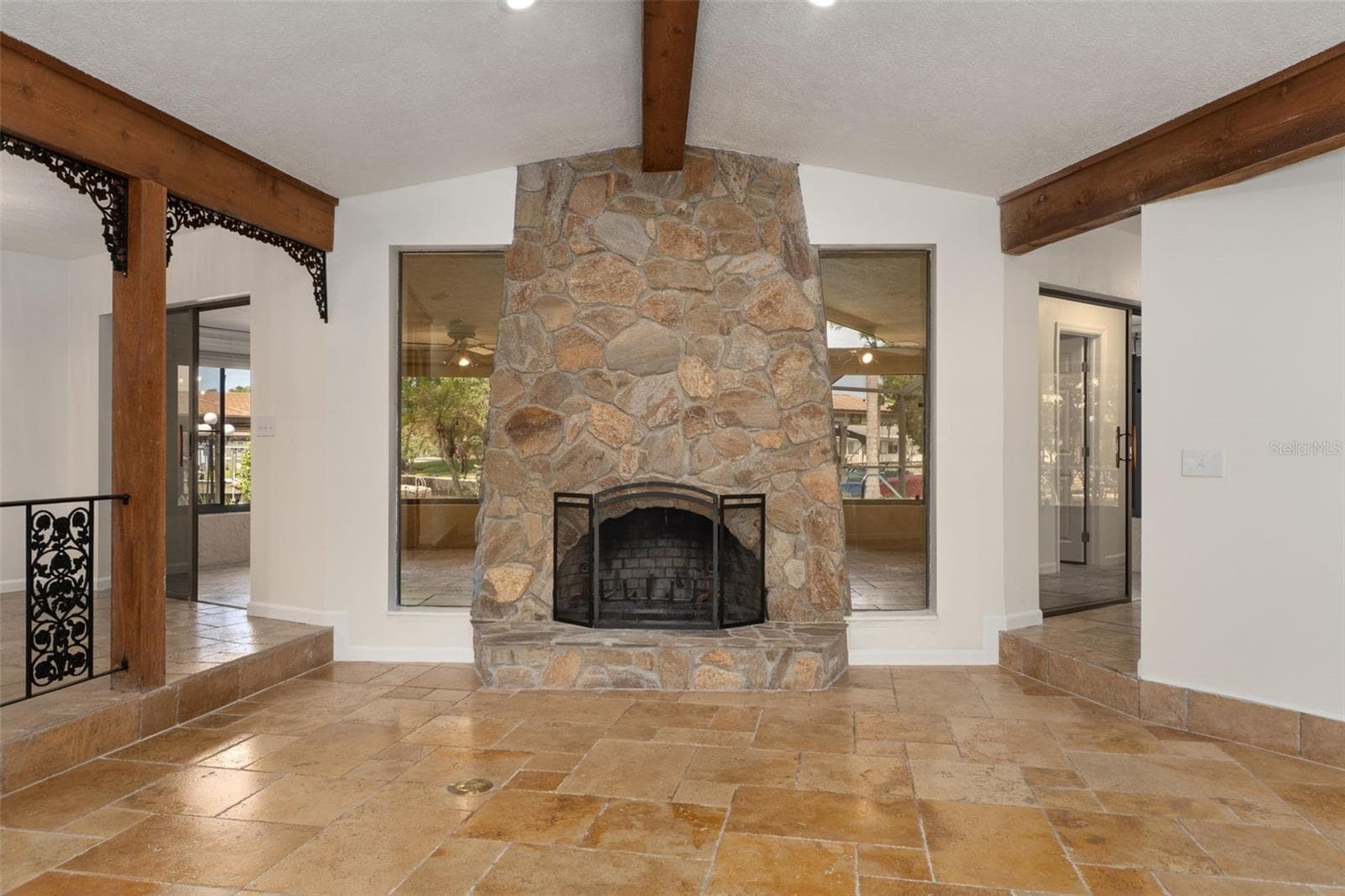 Wood Fireplace - 239 SE PARADISE POINT RD, CRYSTAL RIVER