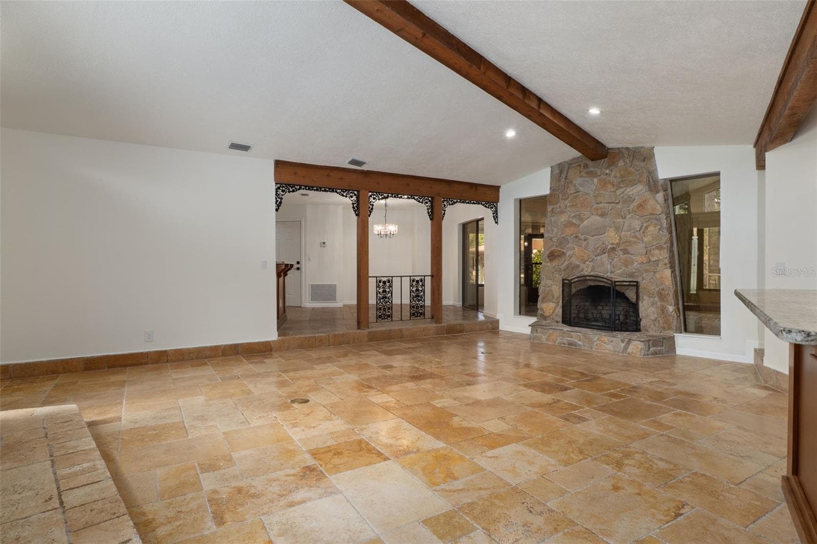 Living Room - 239 SE PARADISE POINT RD, CRYSTAL RIVER