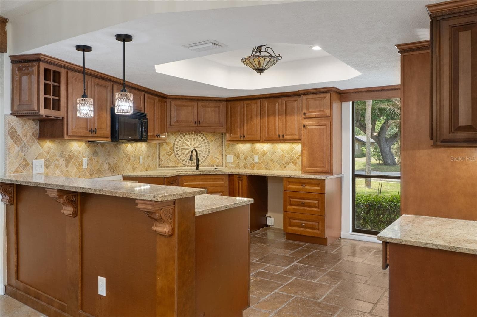 Kitchen - 239 SE PARADISE POINT RD, CRYSTAL RIVER
