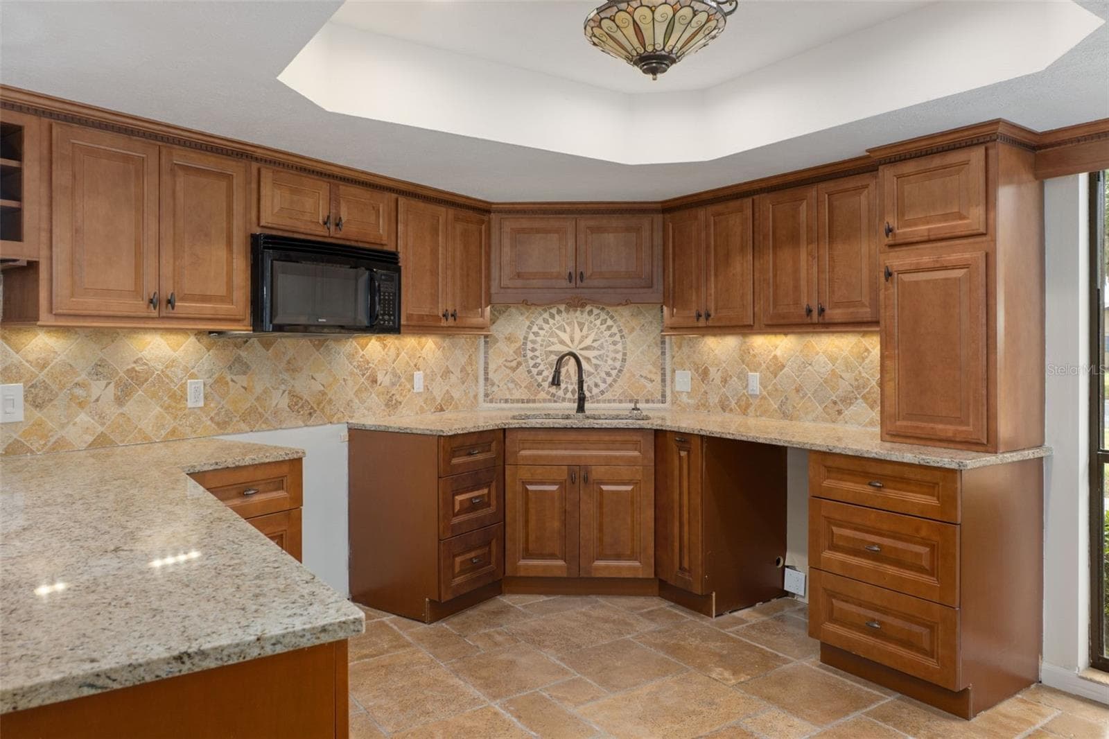 Kitchen - 239 SE PARADISE POINT RD, CRYSTAL RIVER