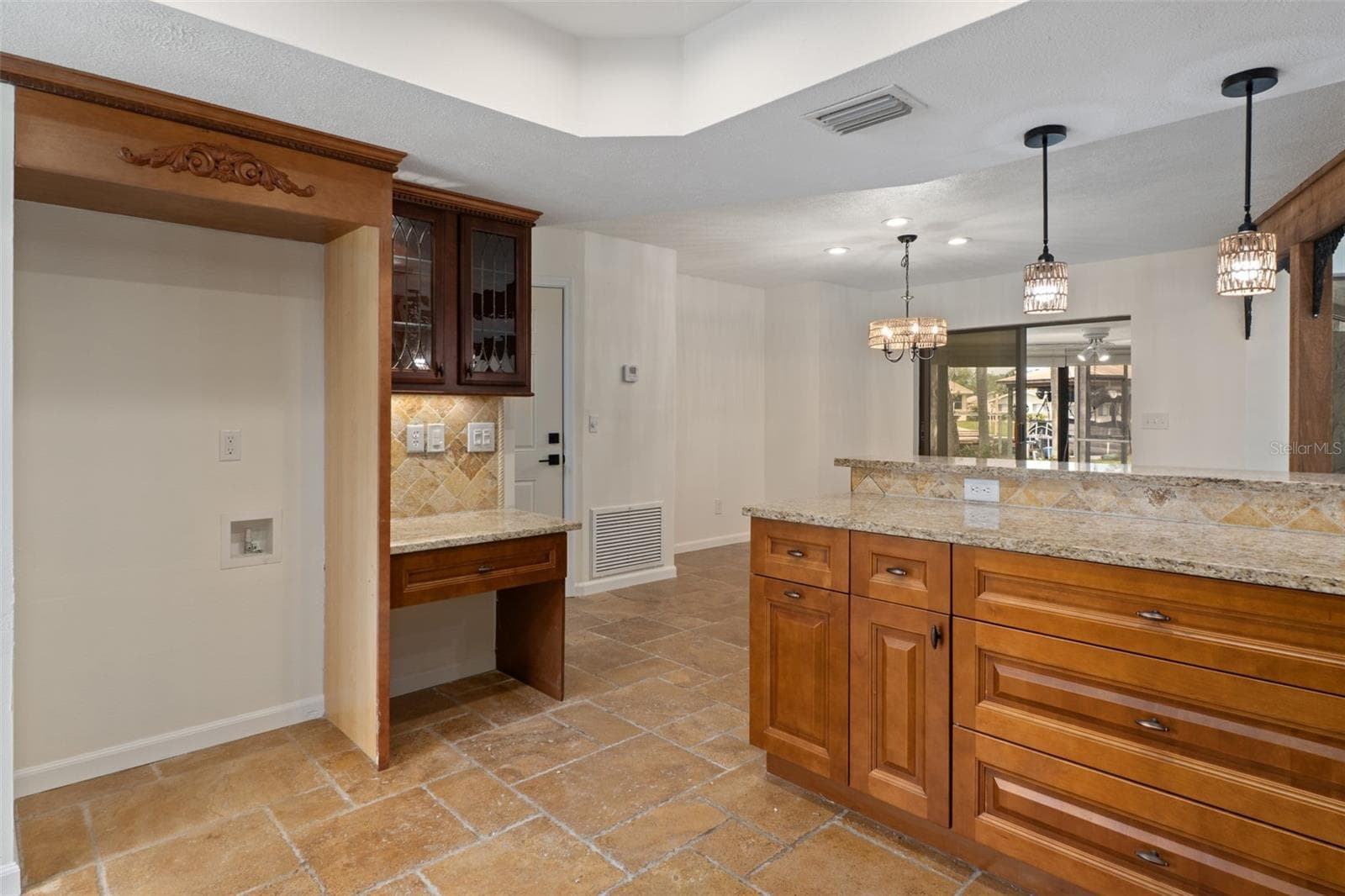 Kitchen - 239 SE PARADISE POINT RD, CRYSTAL RIVER