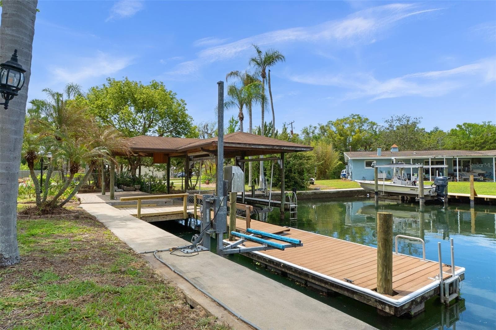 Floating Dock - 239 SE PARADISE POINT RD, CRYSTAL RIVER