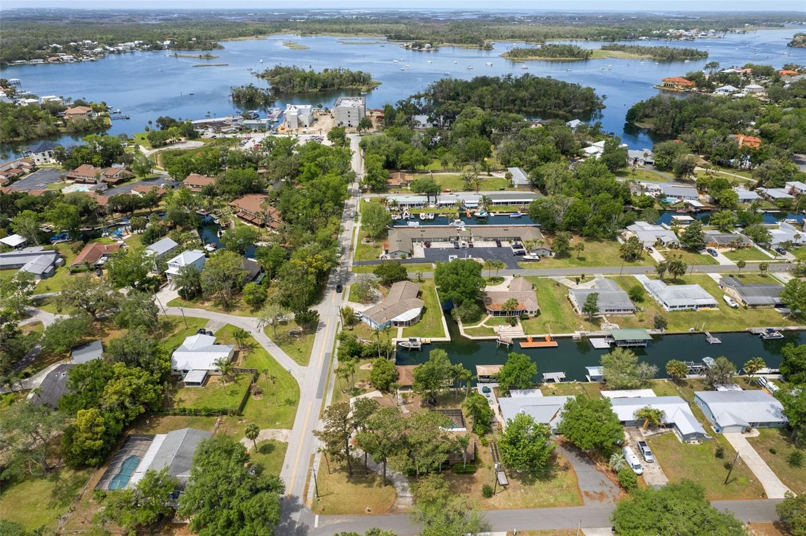 Aerial View with Kings Bay - 239 SE PARADISE POINT RD, CRYSTAL RIVER
