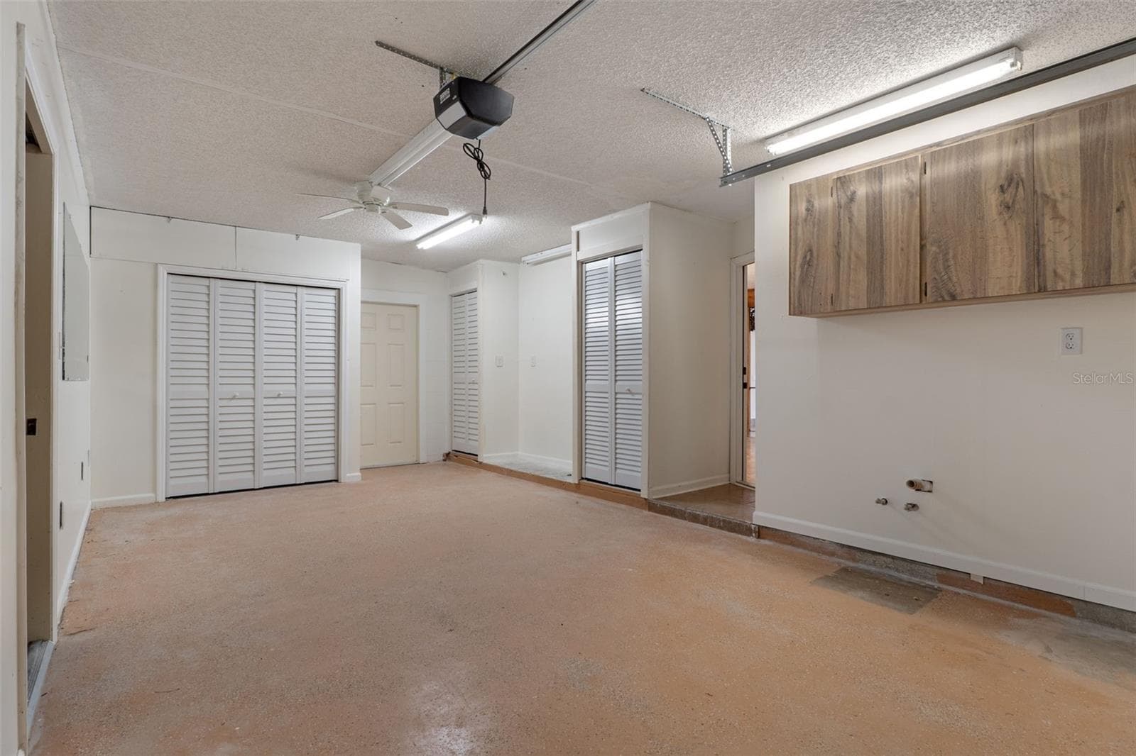 Garage - 239 SE PARADISE POINT RD, CRYSTAL RIVER
