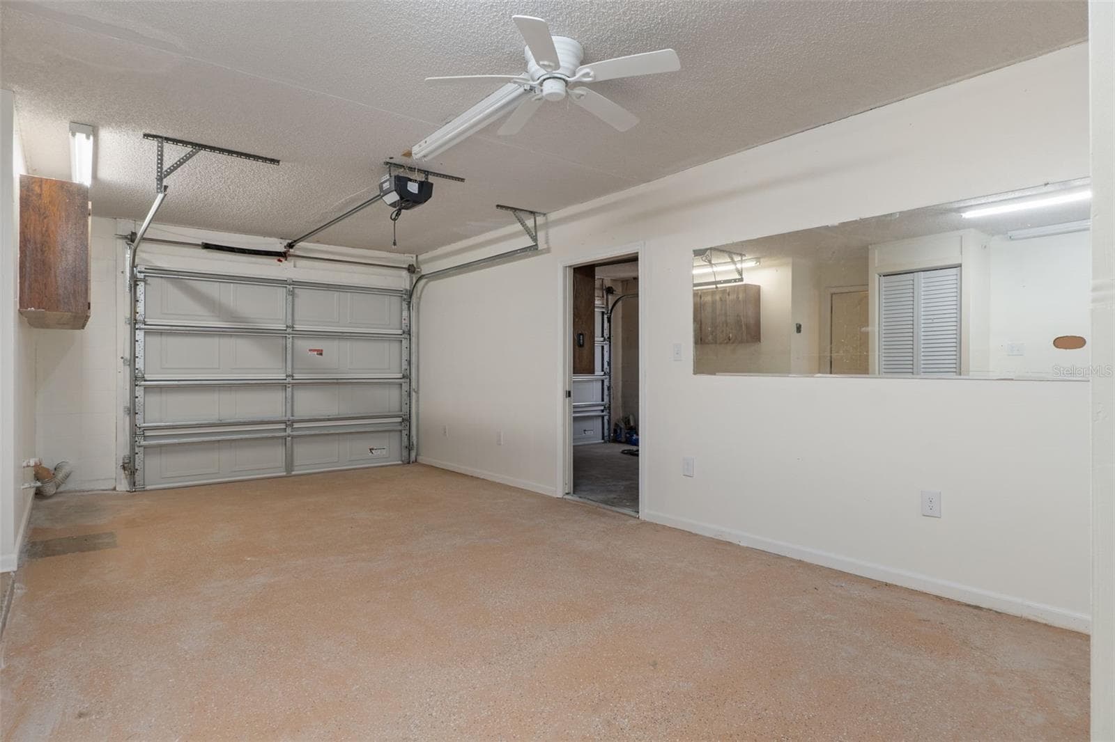 Garage - 239 SE PARADISE POINT RD, CRYSTAL RIVER