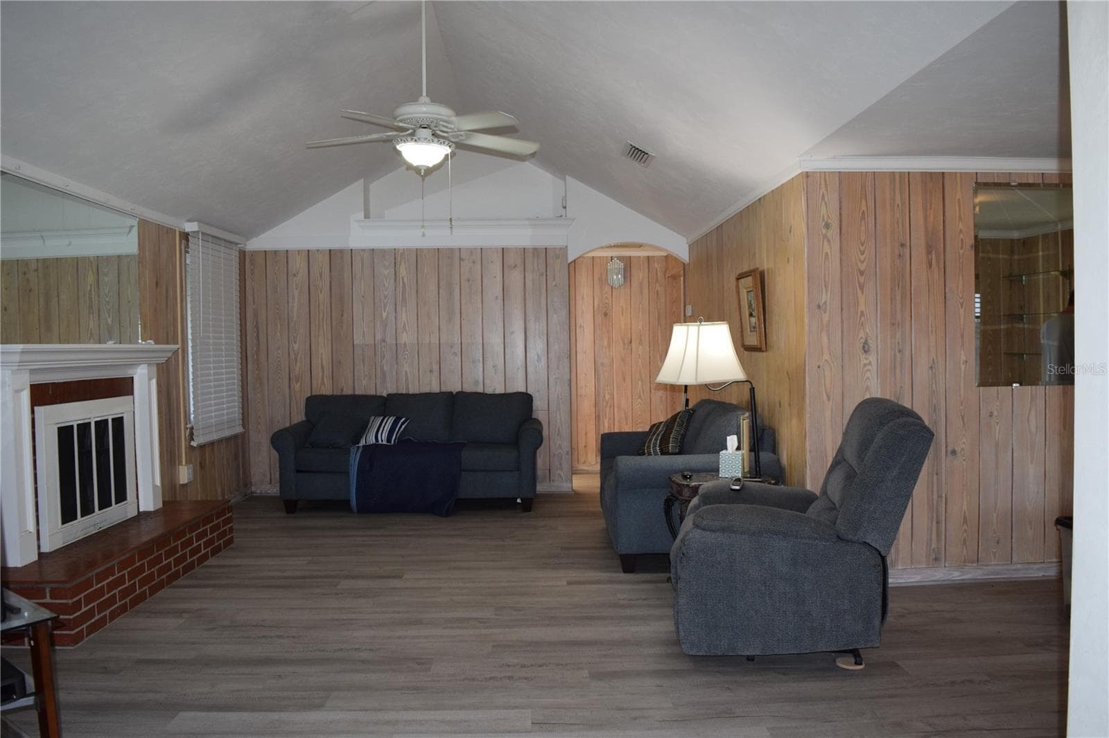 Living room - 121 AWEEMA WAY, MELROSE