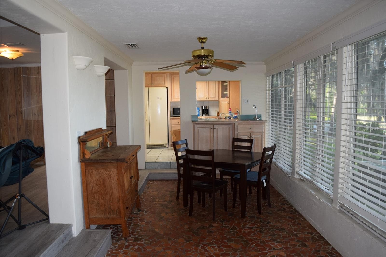 Dining room - 121 AWEEMA WAY, MELROSE