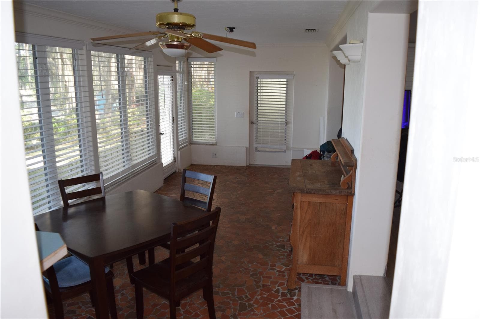 Dining room - 121 AWEEMA WAY, MELROSE