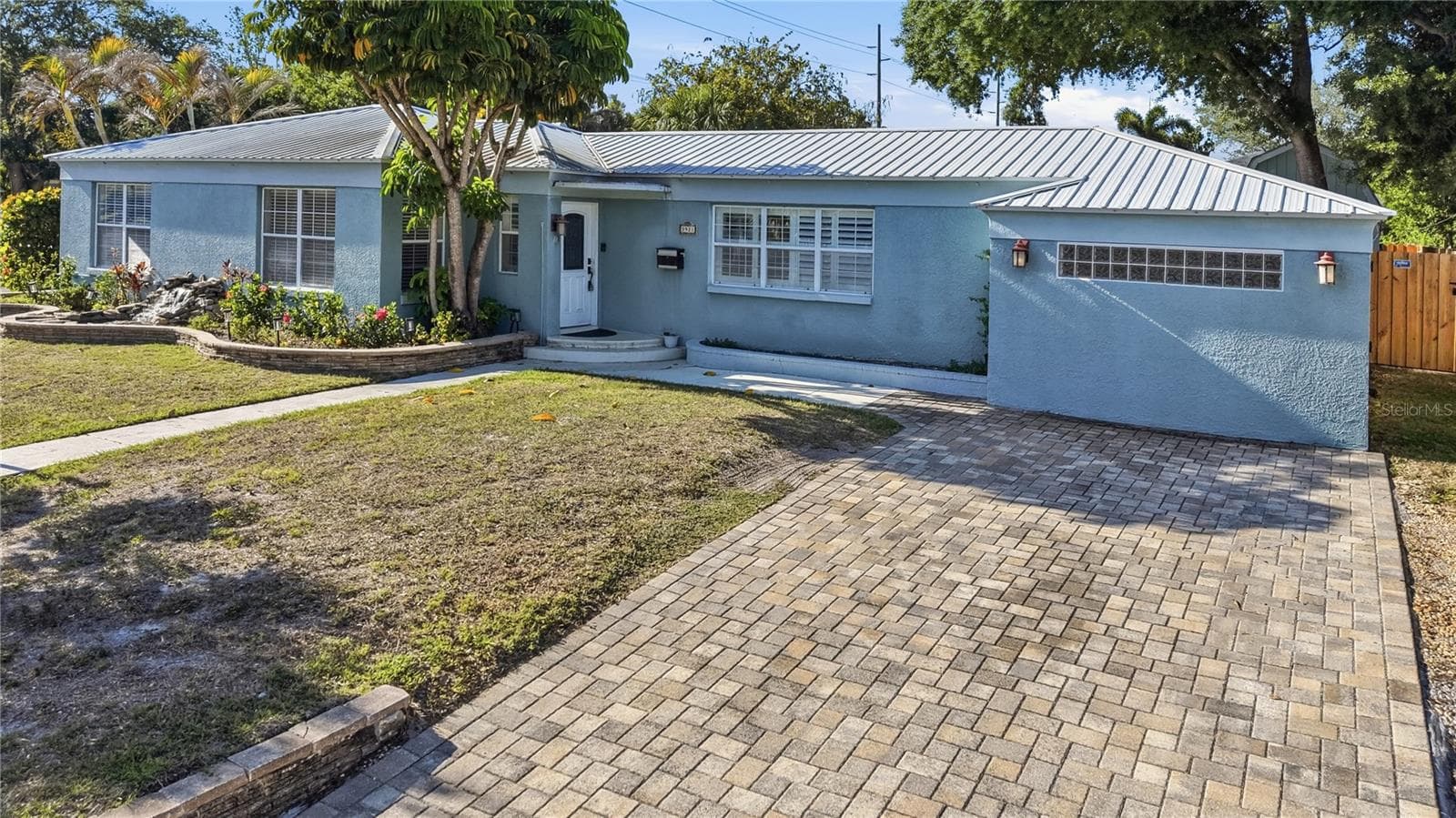 Single Family Residence at 3921 W BAY TO BAY BLVD, TAMPA, photo 2 of 56
