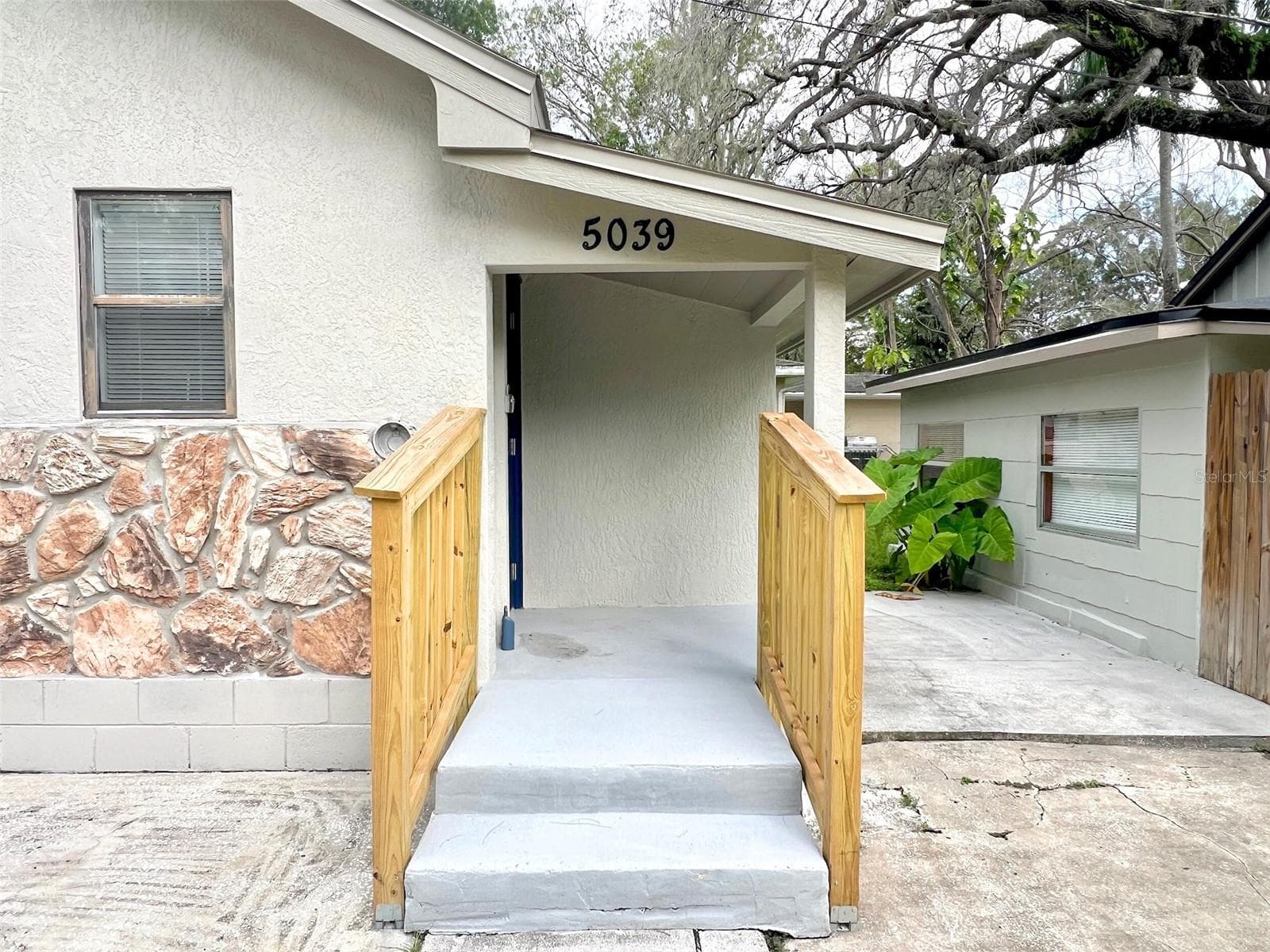 5039 Entryway - 5045 GREEN KEY RD, NEW PORT RICHEY