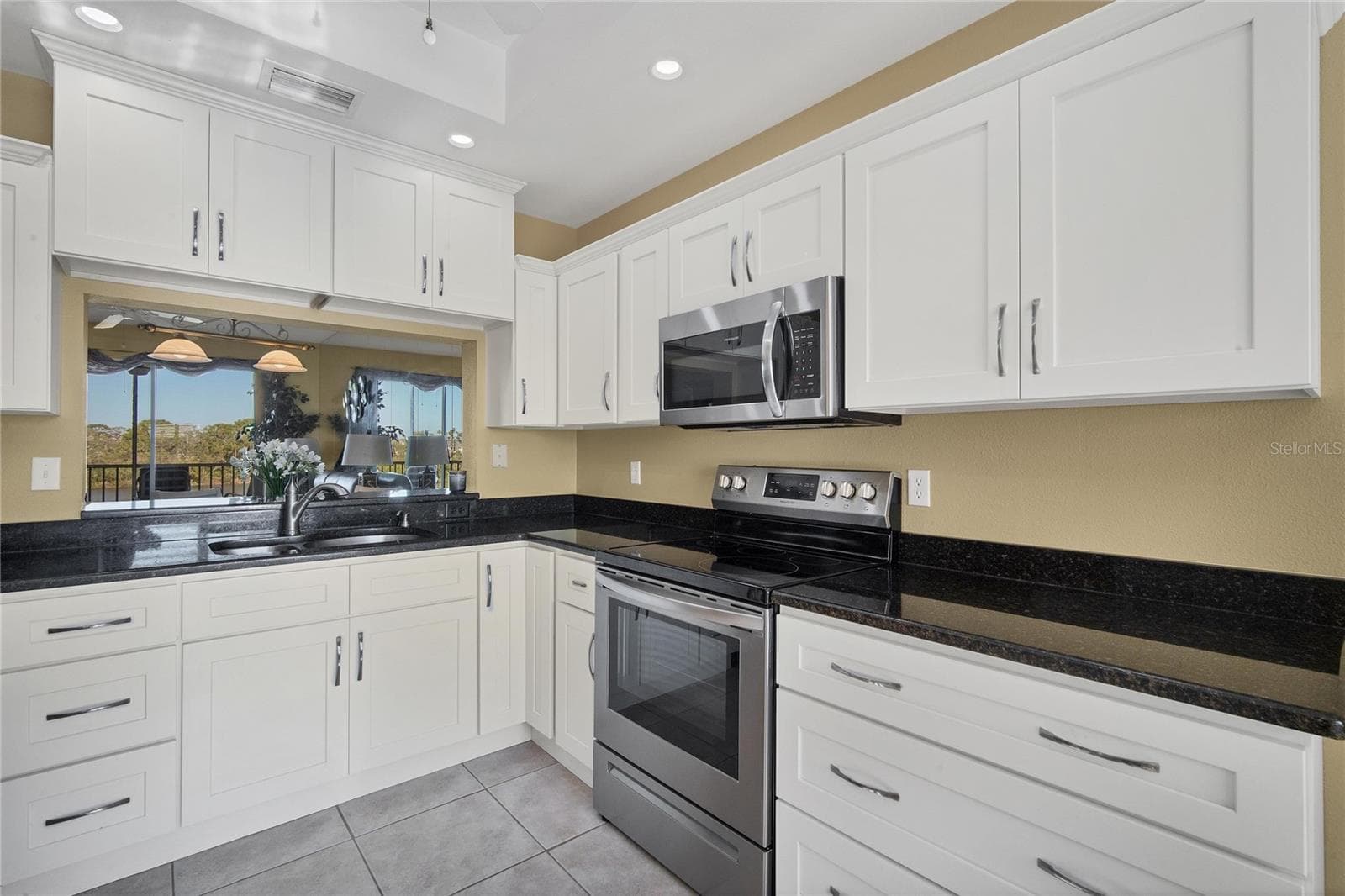 Condominium at 9610 CLUB SOUTH CIR ## 4207, SARASOTA, photo 4 of 58