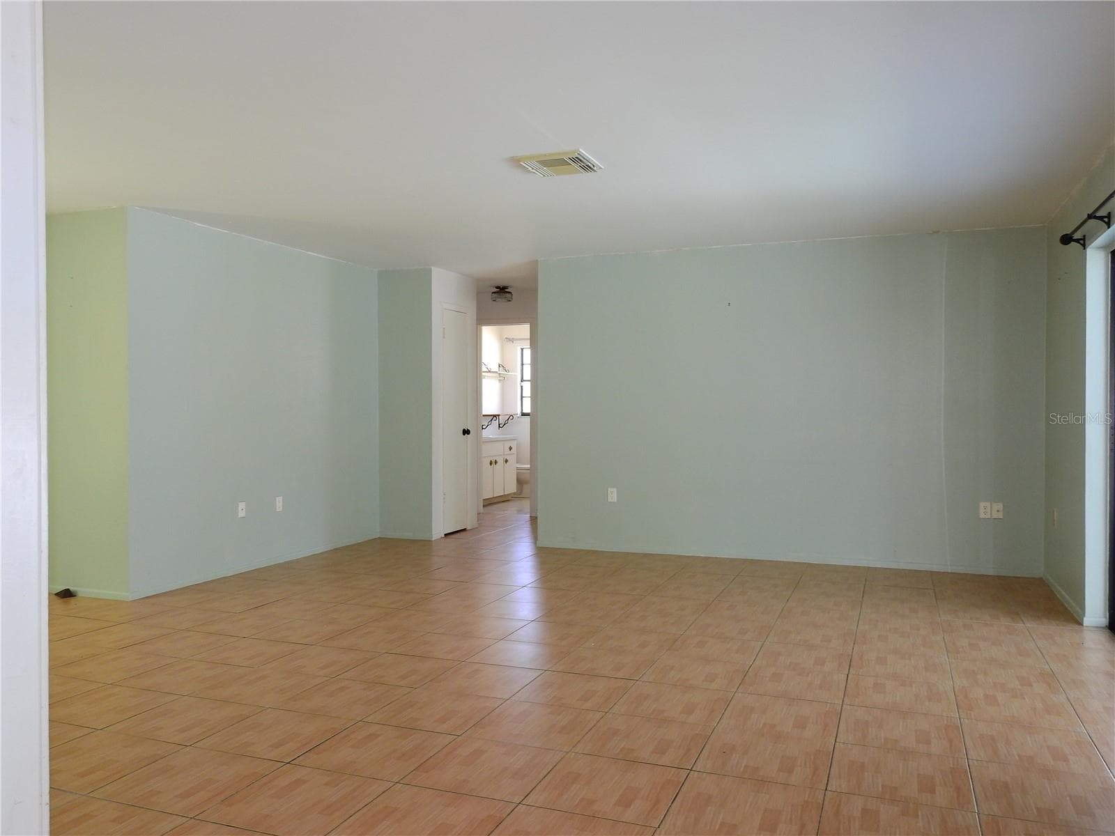Single Family Residence at 2128 LINWOOD AVE, SPRING HILL, photo 3 of 13