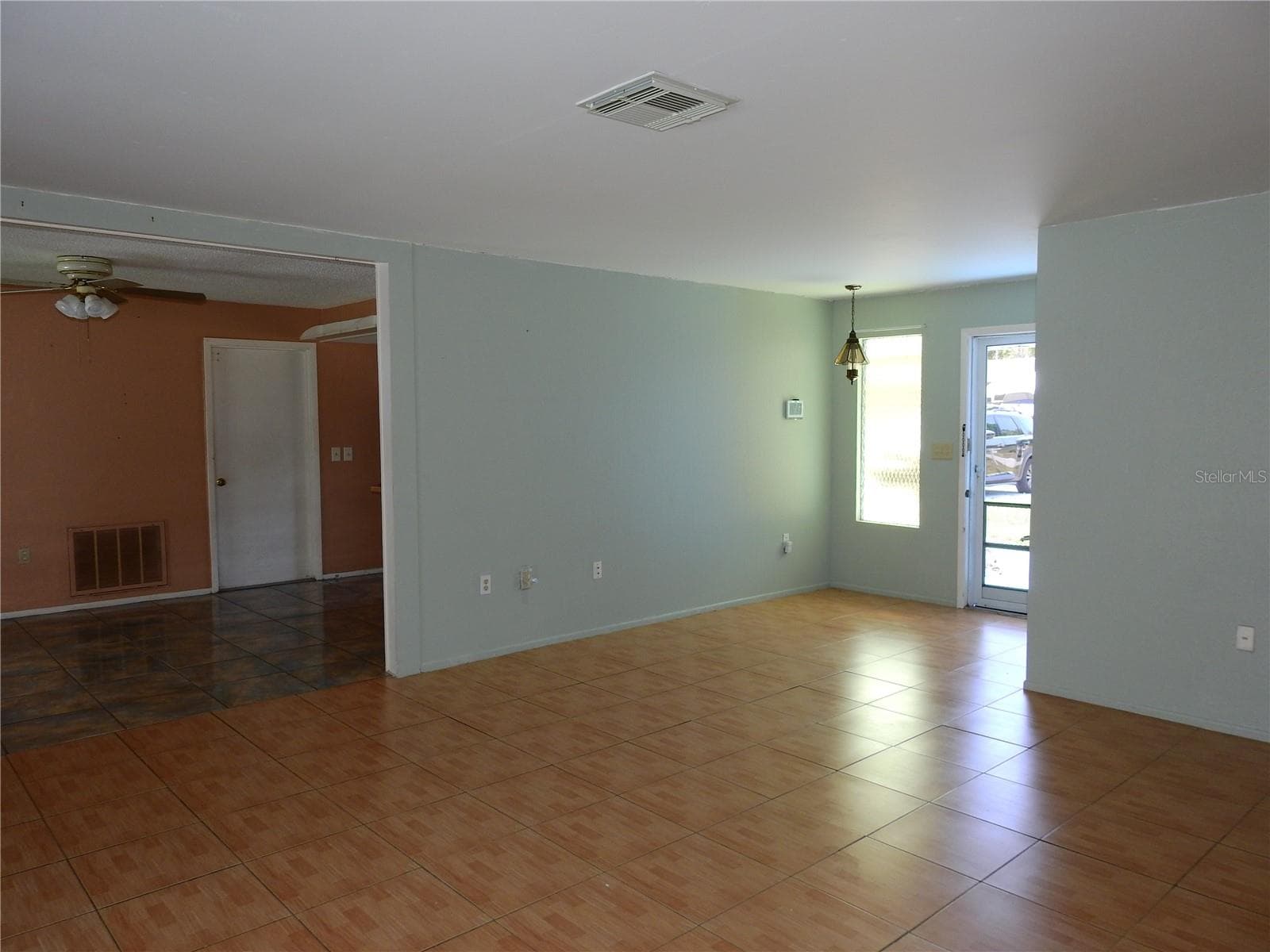 Single Family Residence at 2128 LINWOOD AVE, SPRING HILL, photo 4 of 13