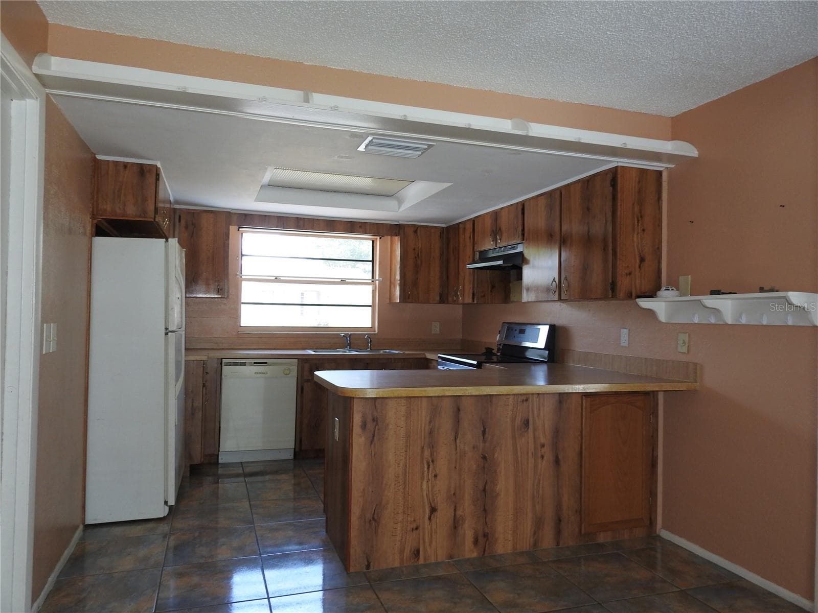 Single Family Residence at 2128 LINWOOD AVE, SPRING HILL, photo 5 of 13