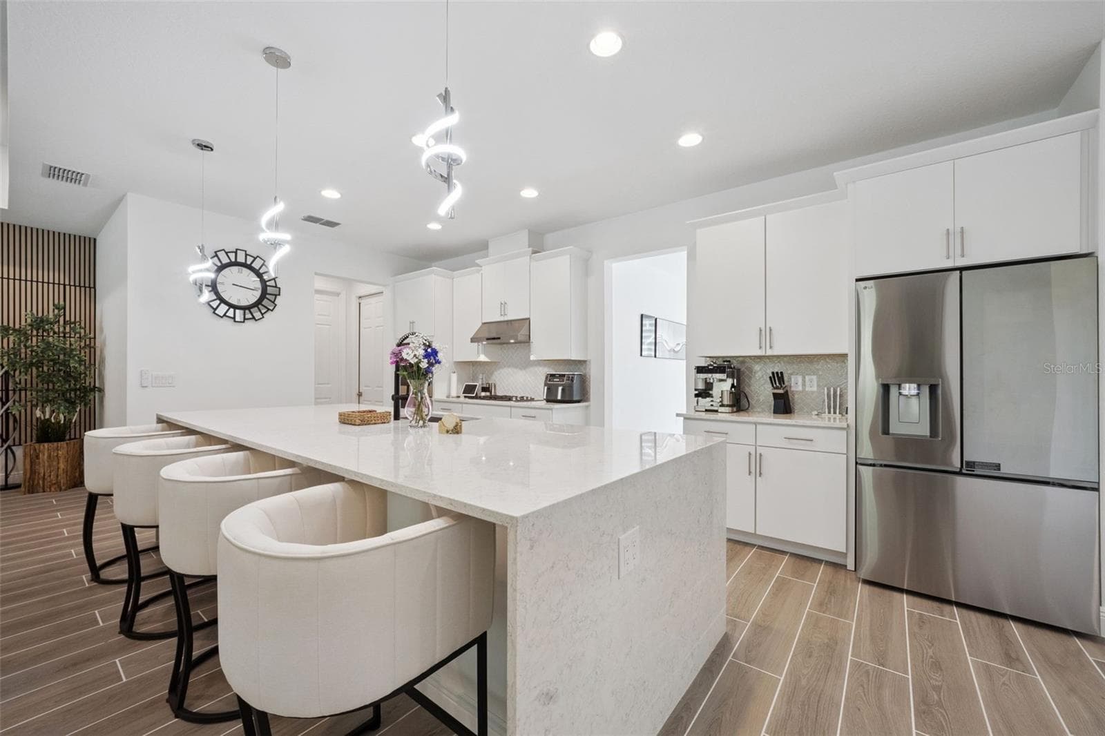 Quartz waterfall island - 5897 SIERRA CROWN ST, MOUNT DORA