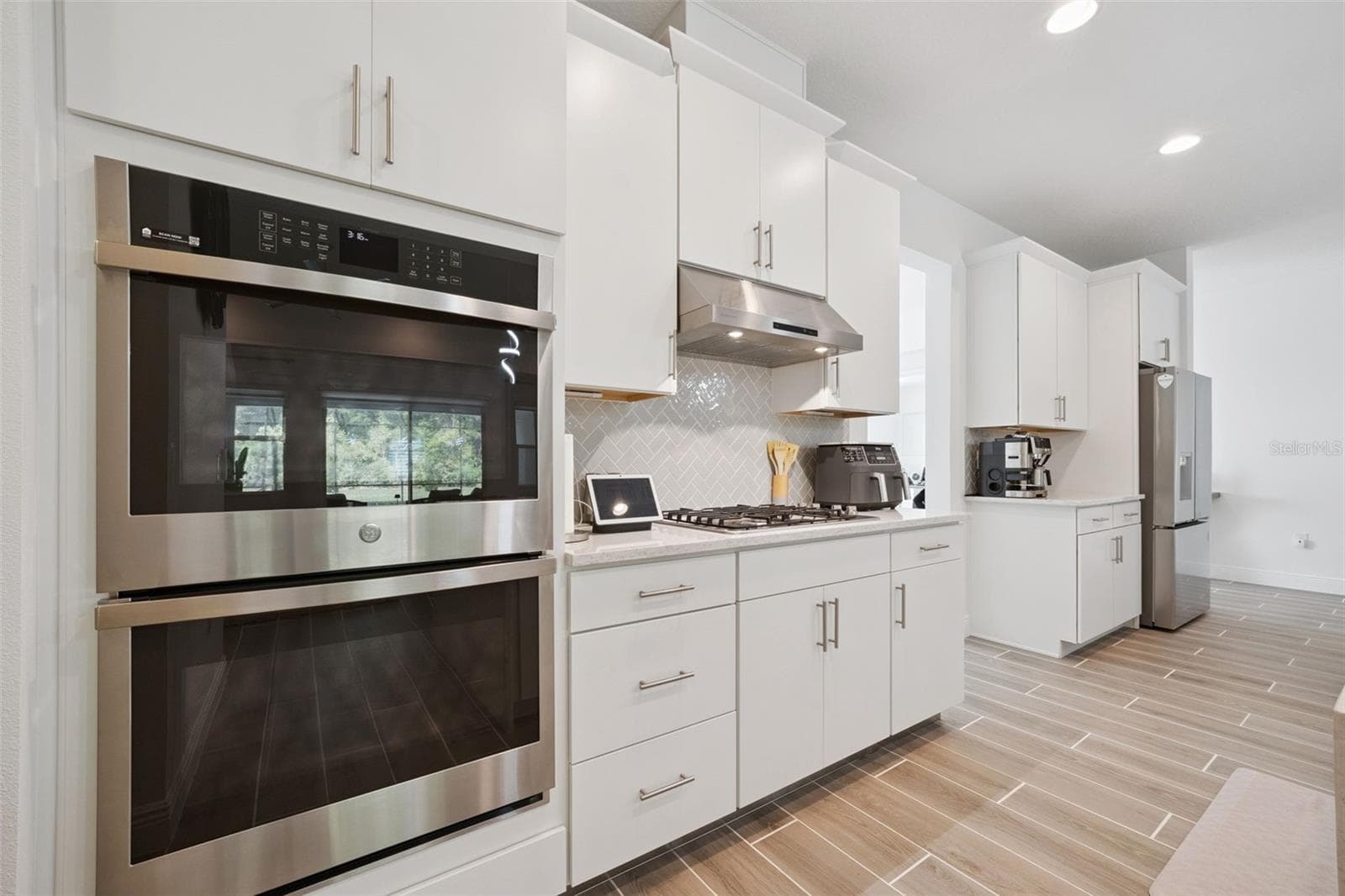 Double oven - 5897 SIERRA CROWN ST, MOUNT DORA