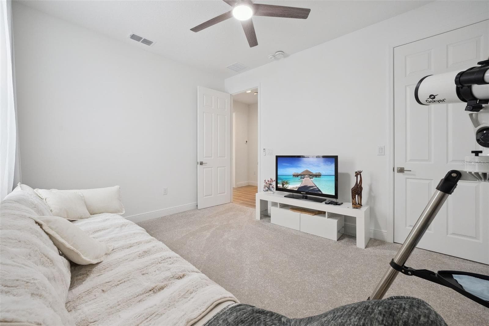 Guest room - 5897 SIERRA CROWN ST, MOUNT DORA