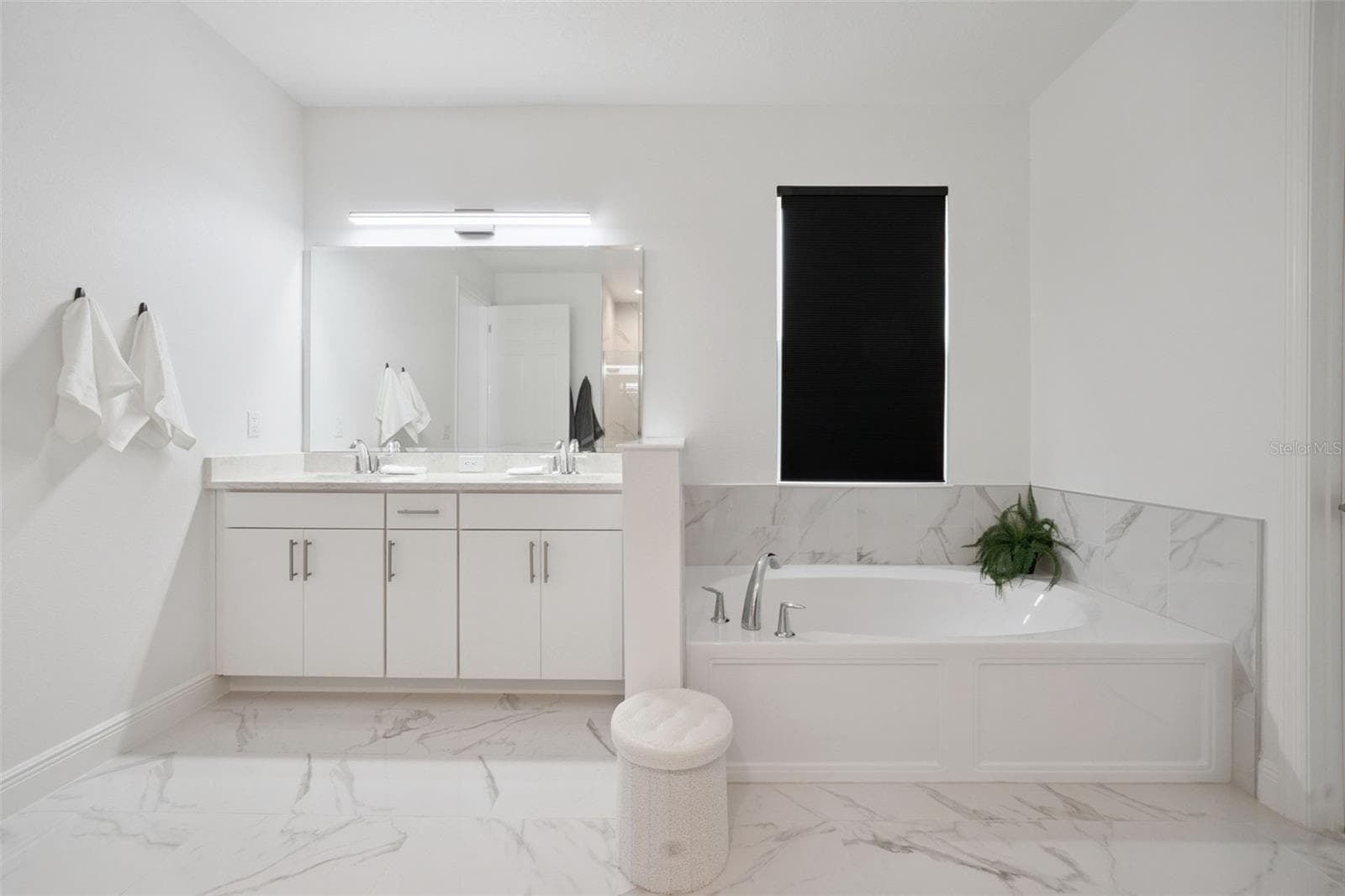 Large master bath - 5897 SIERRA CROWN ST, MOUNT DORA