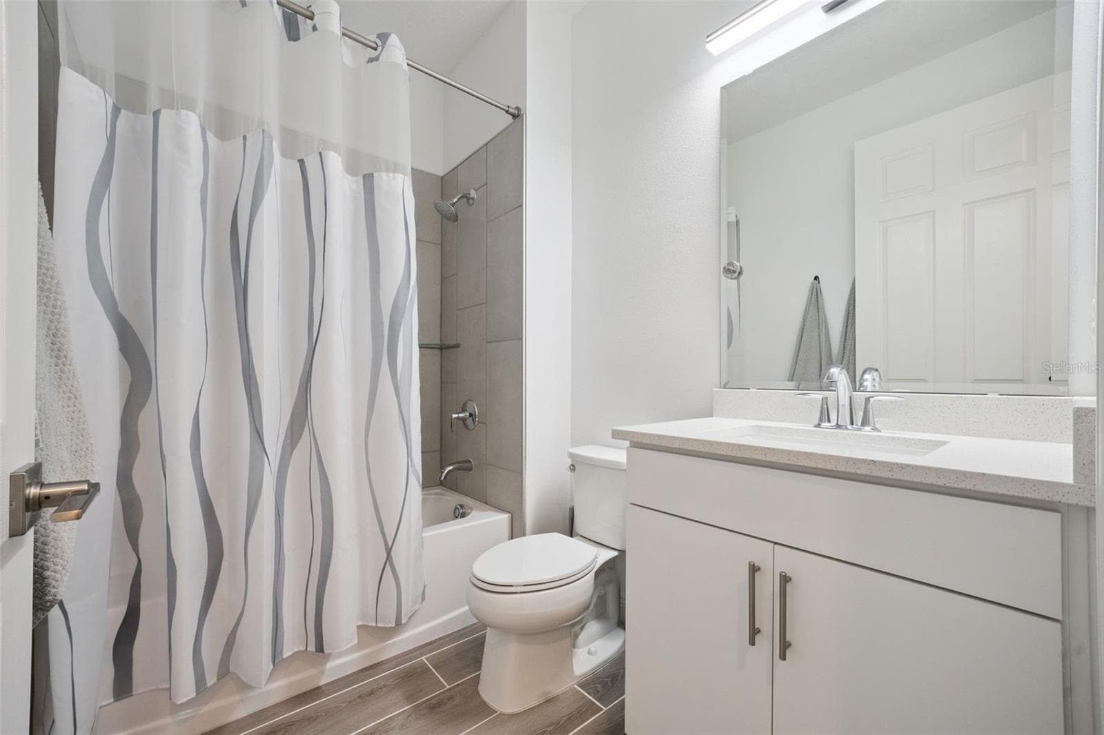 Guest bath - 5897 SIERRA CROWN ST, MOUNT DORA