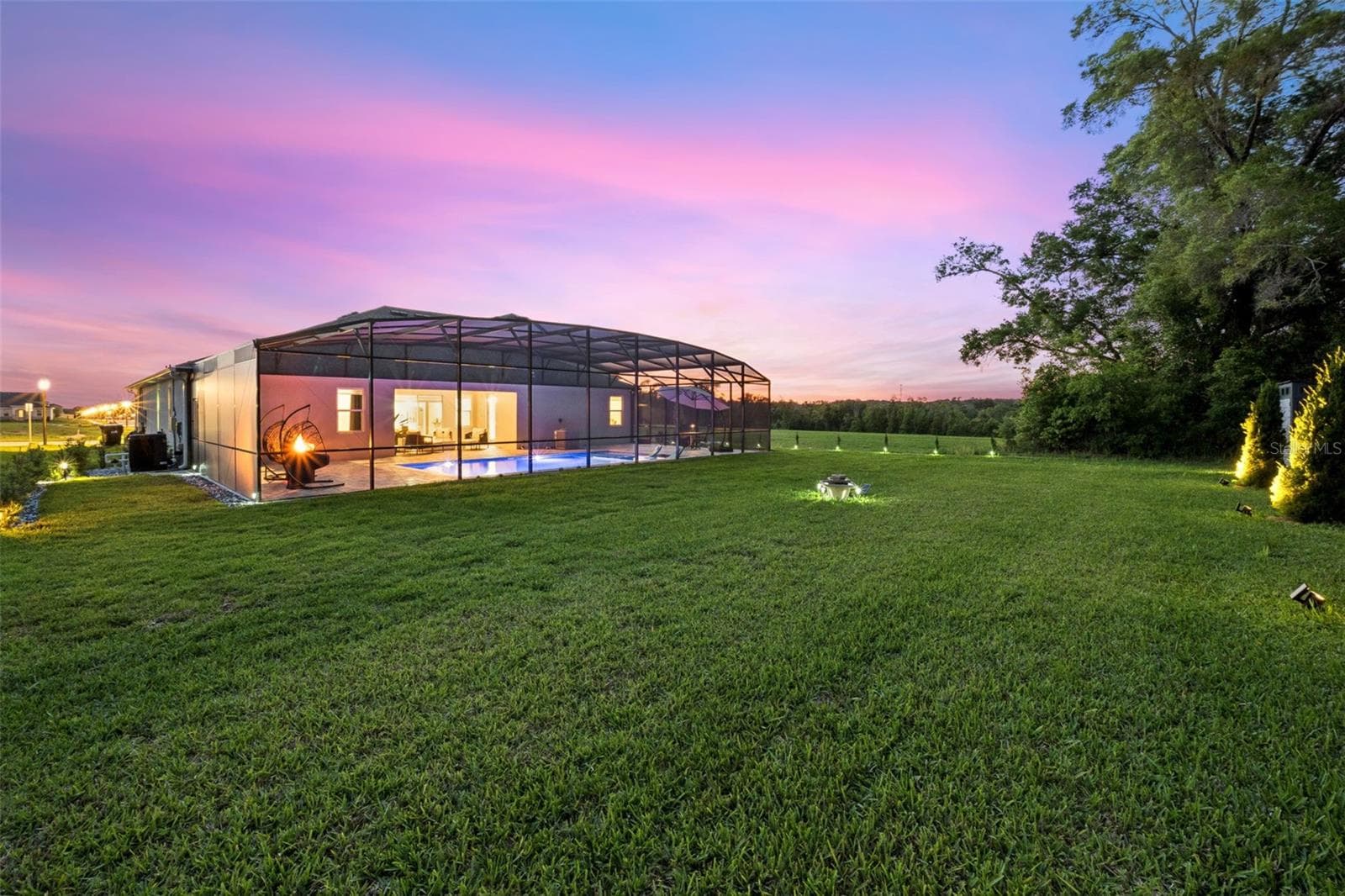 Luscious lawn - 5897 SIERRA CROWN ST, MOUNT DORA